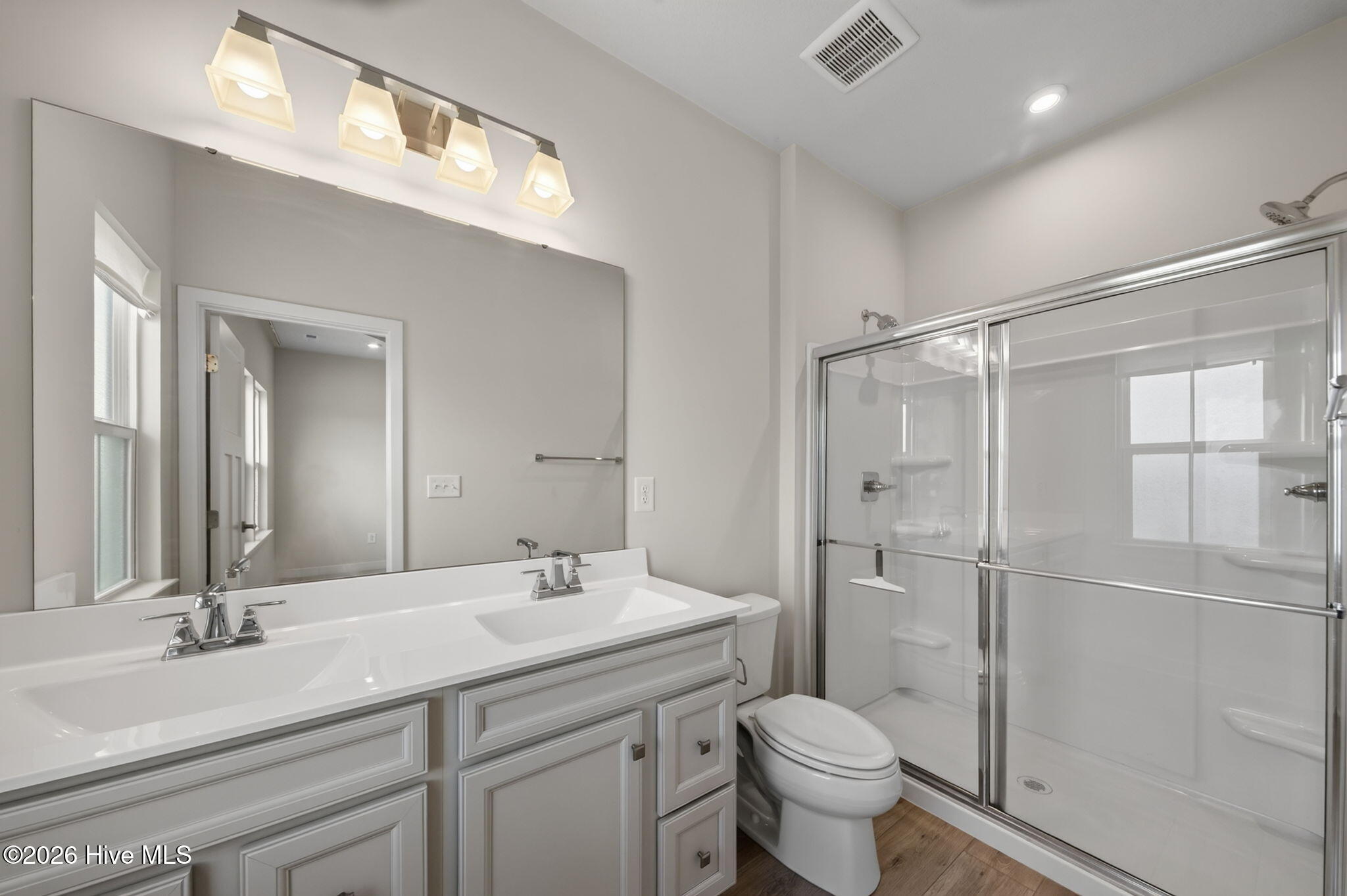 208 Fost Boulevard Property Photo 9