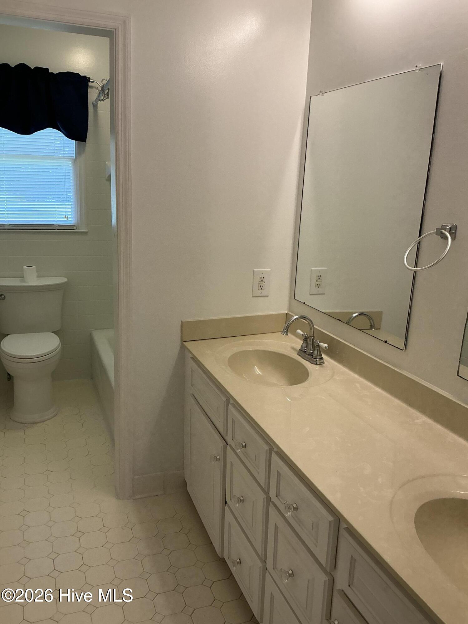 221 E Bladen Street Property Photo 29
