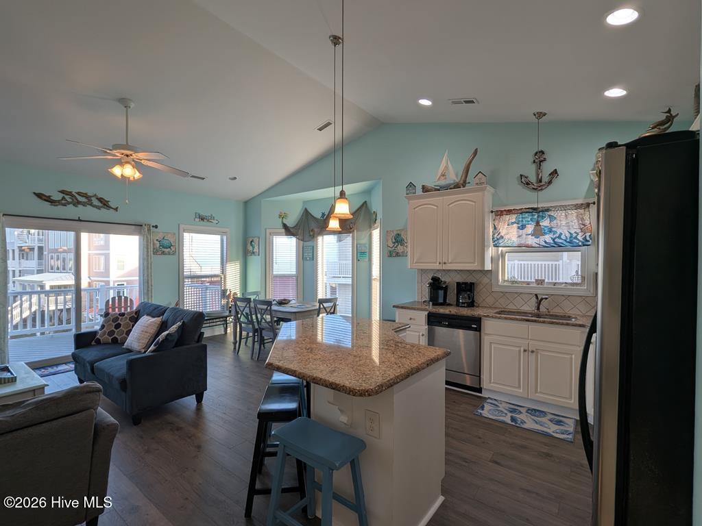 402 Sea Star Circle Property Photo 8
