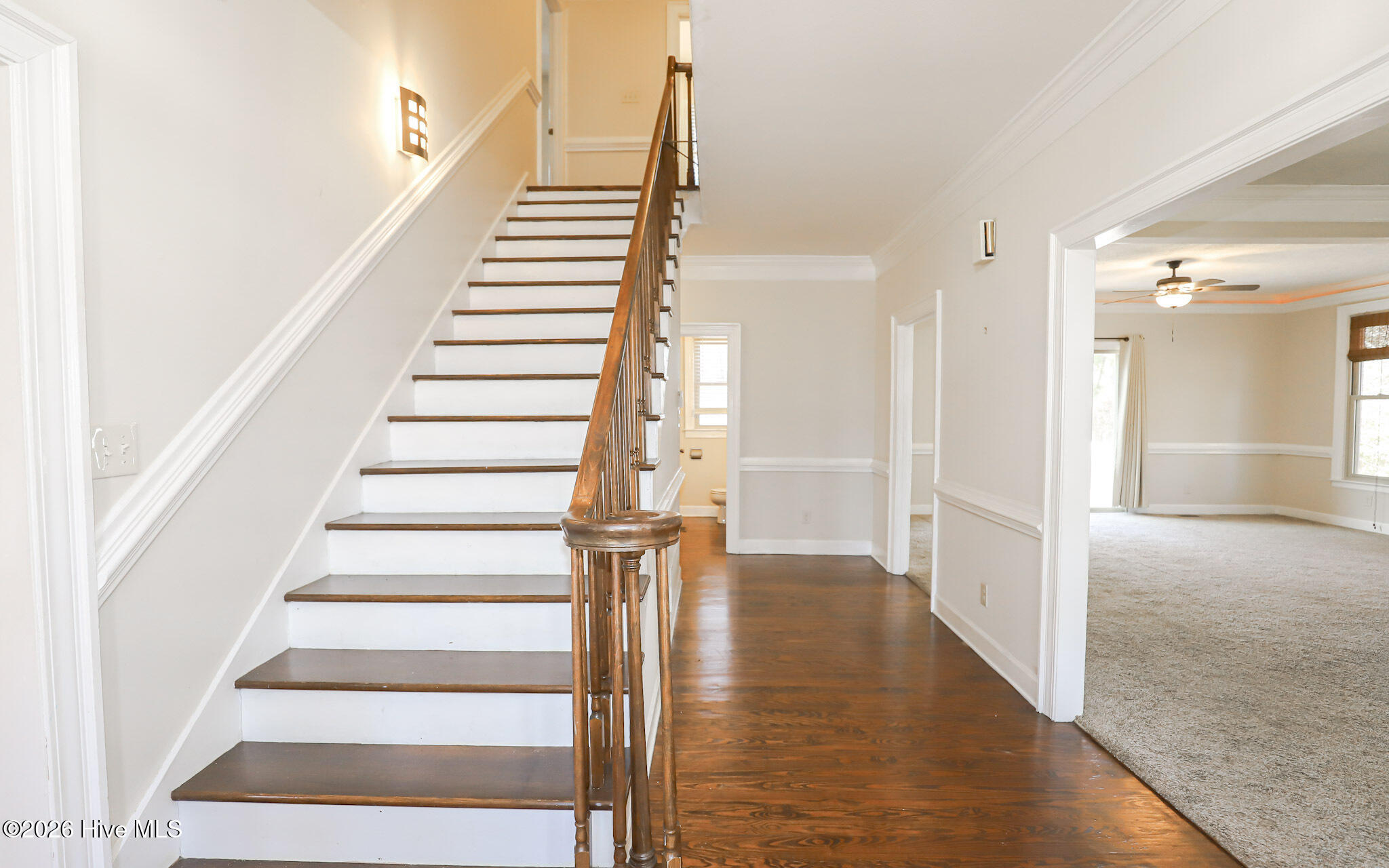 809 Houndslake Drive Property Photo 6