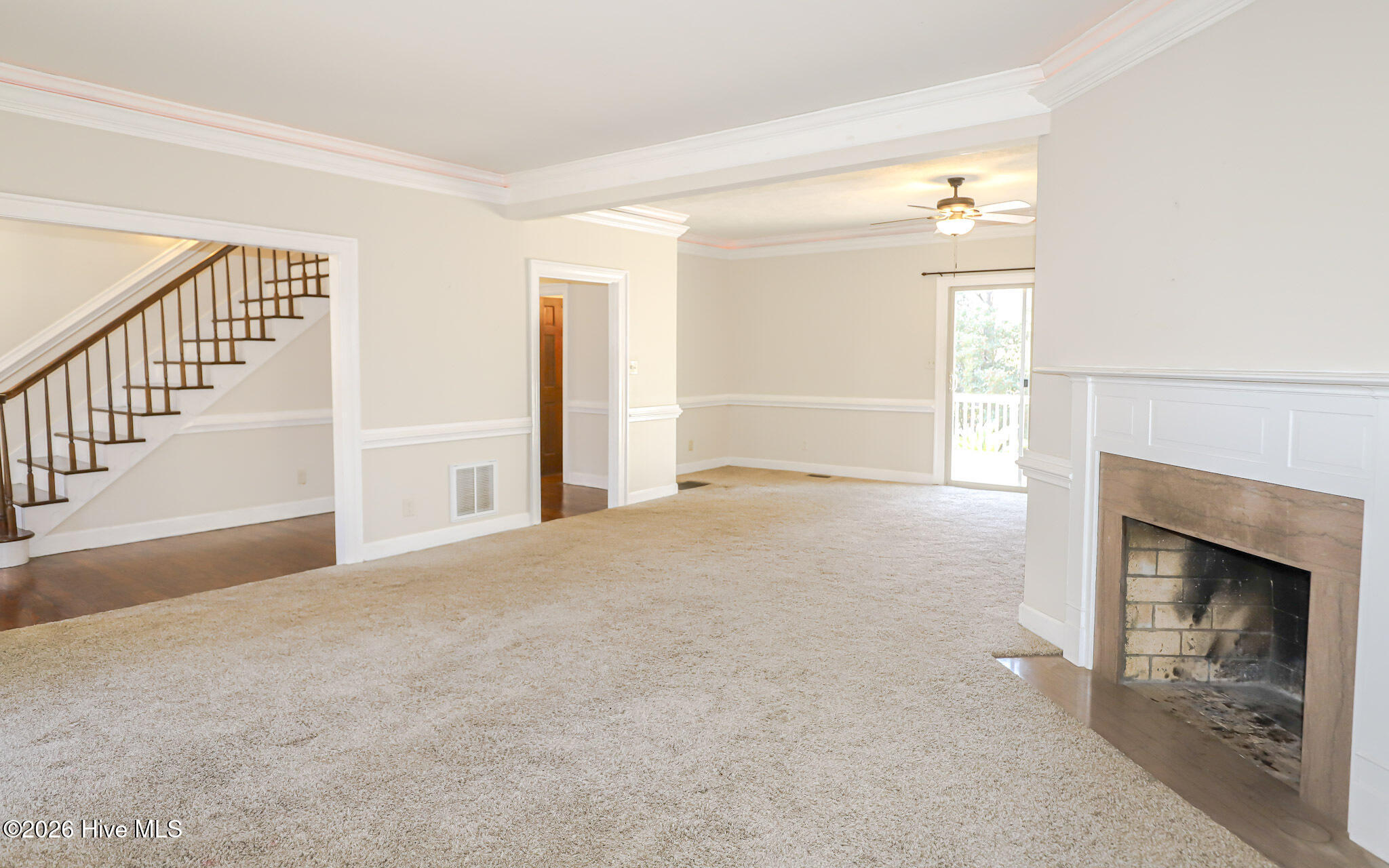 809 Houndslake Drive Property Photo 7