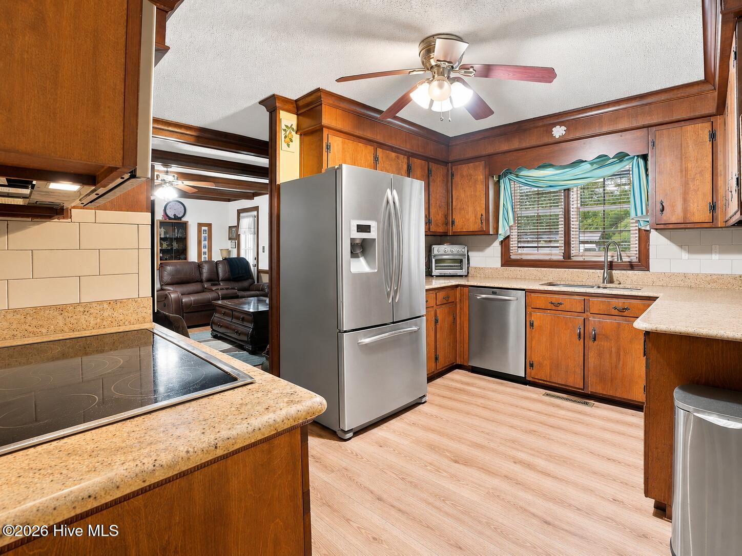 105 Brentwood Drive N Property Photo 2