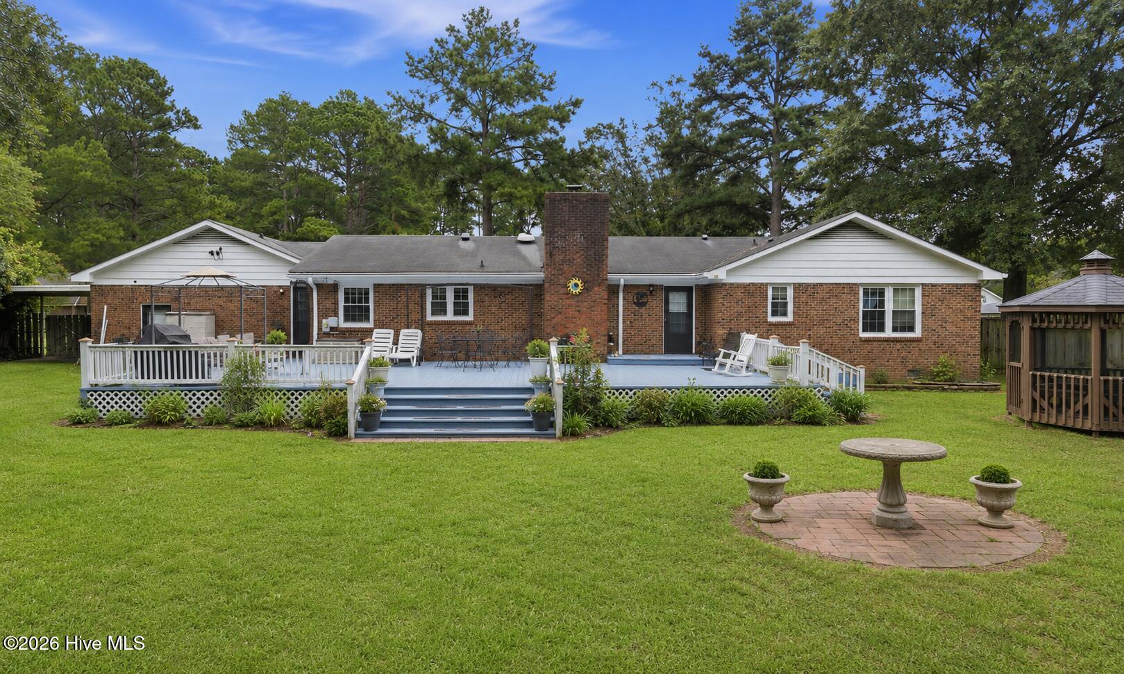105 Brentwood Drive N Property Photo 14