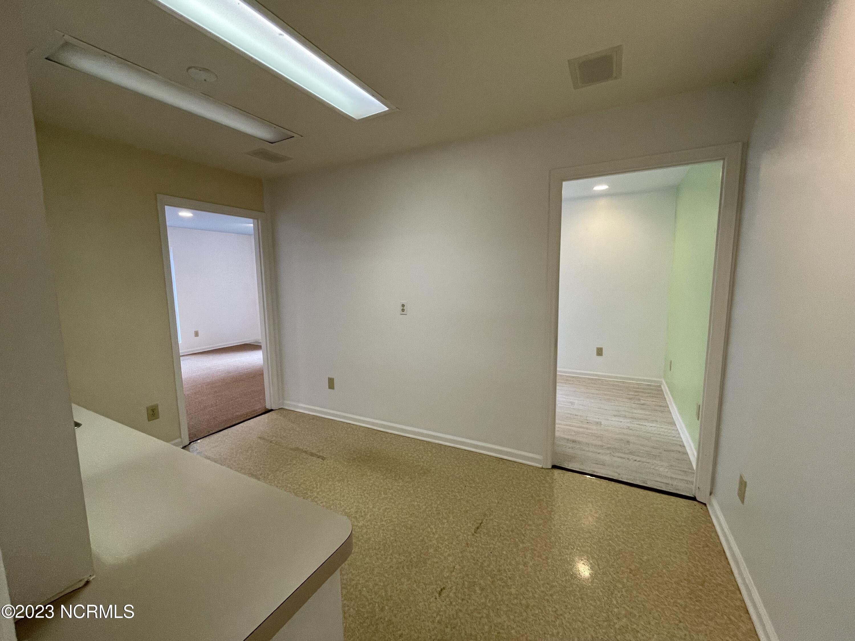 2212 Midland Road 3 Property Photo 7