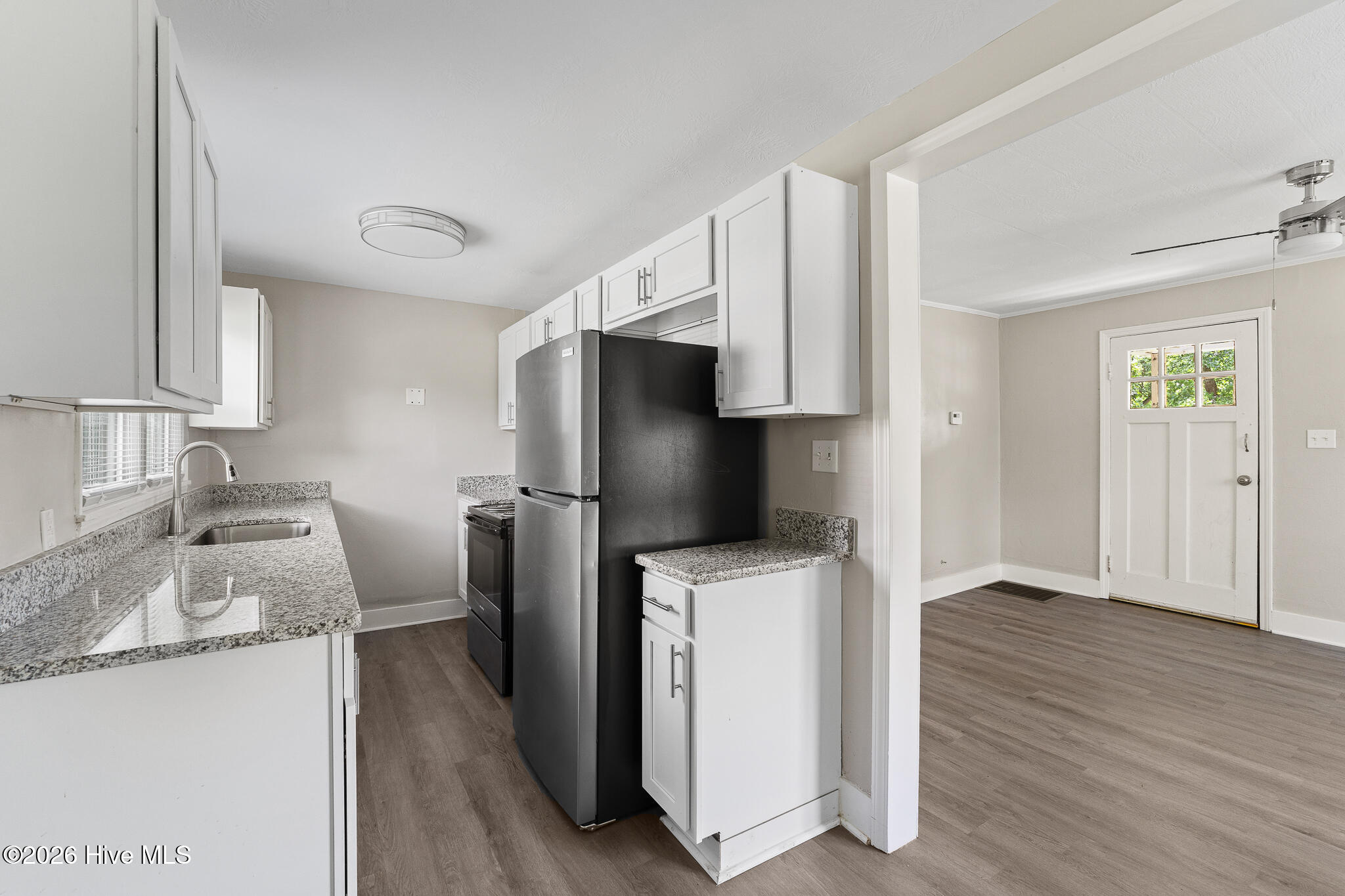 304 Crystal Lake Drive Property Photo 4