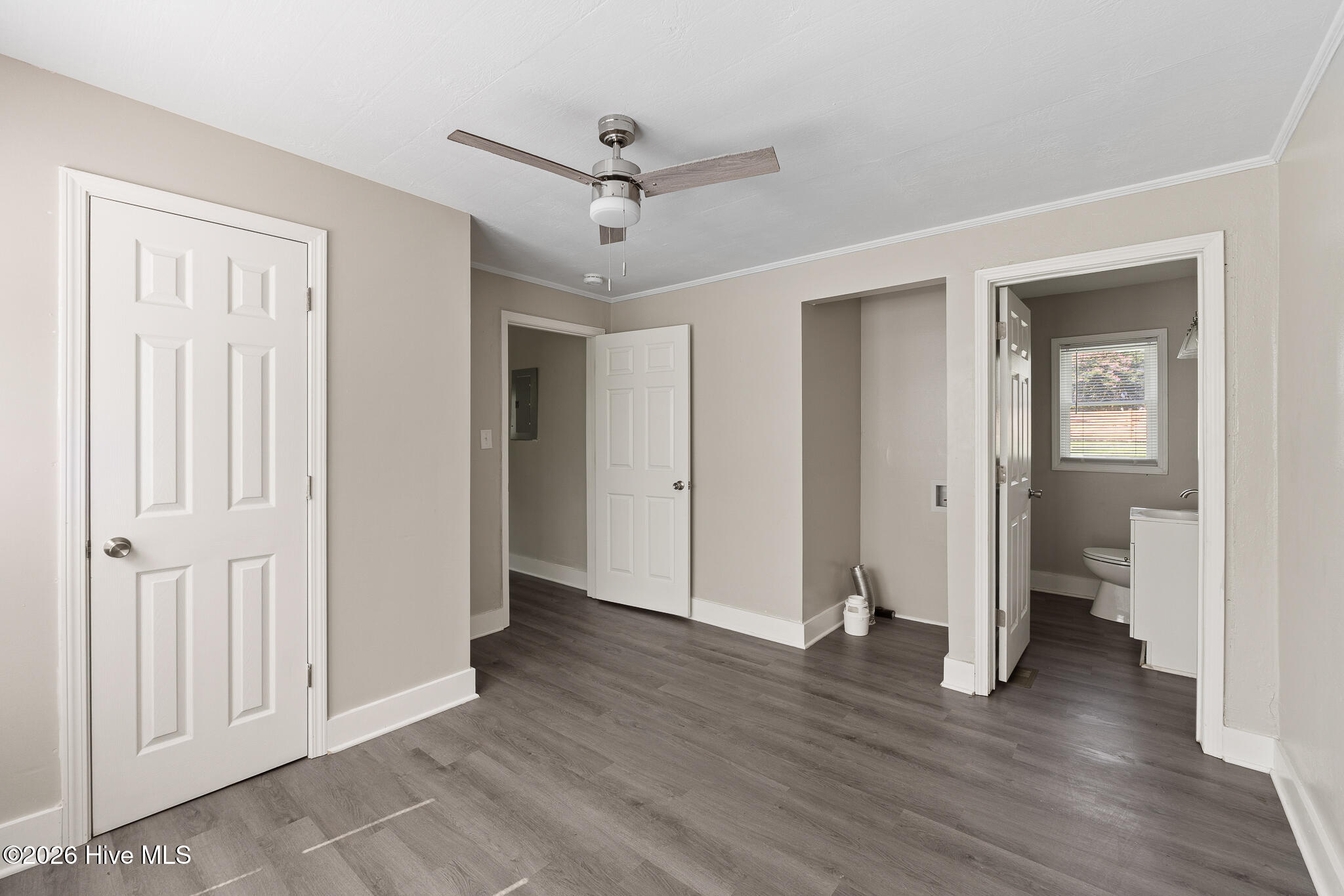 304 Crystal Lake Drive Property Photo 6