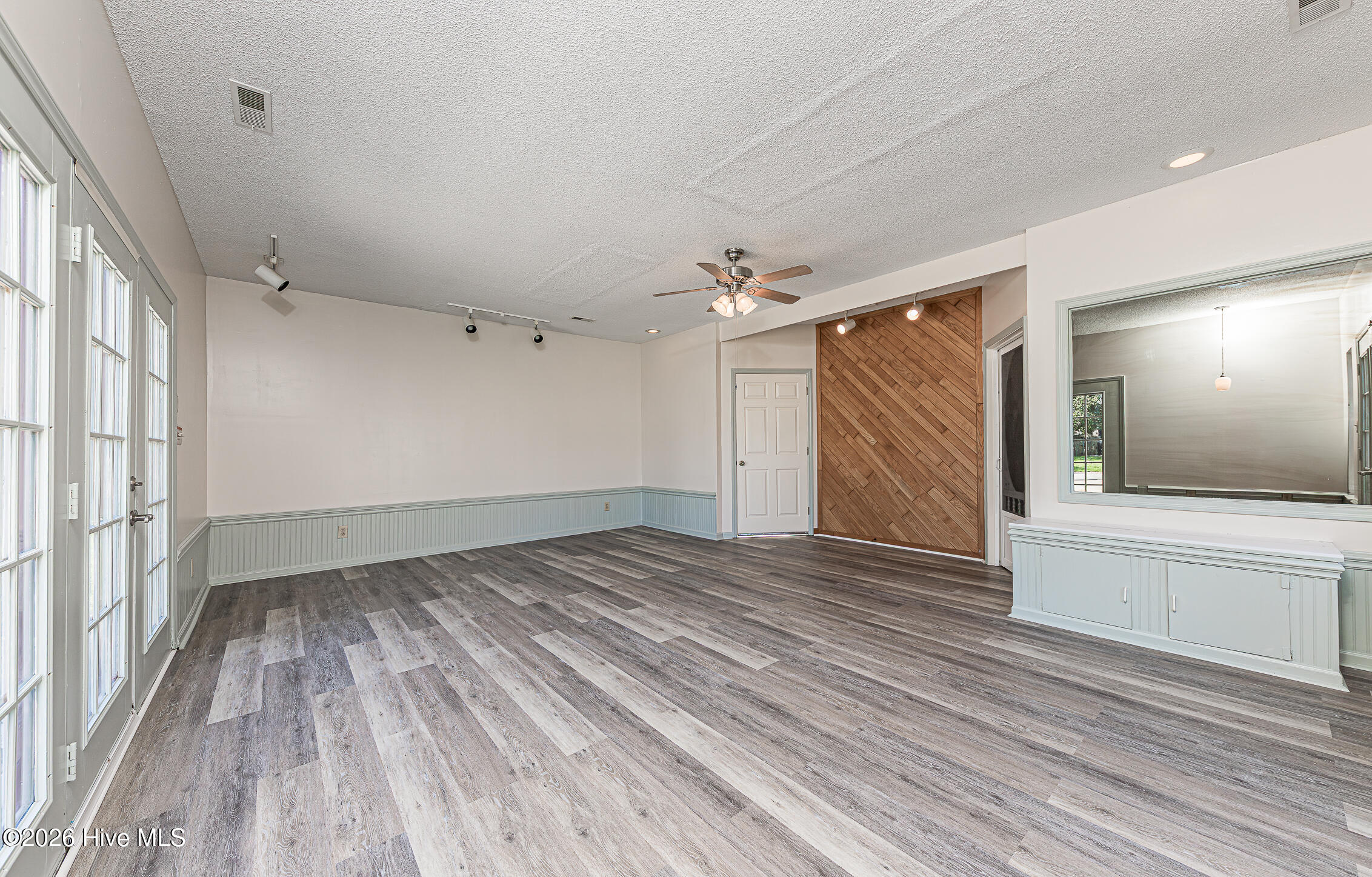 2601 Idlebrook Circle Property Photo 27