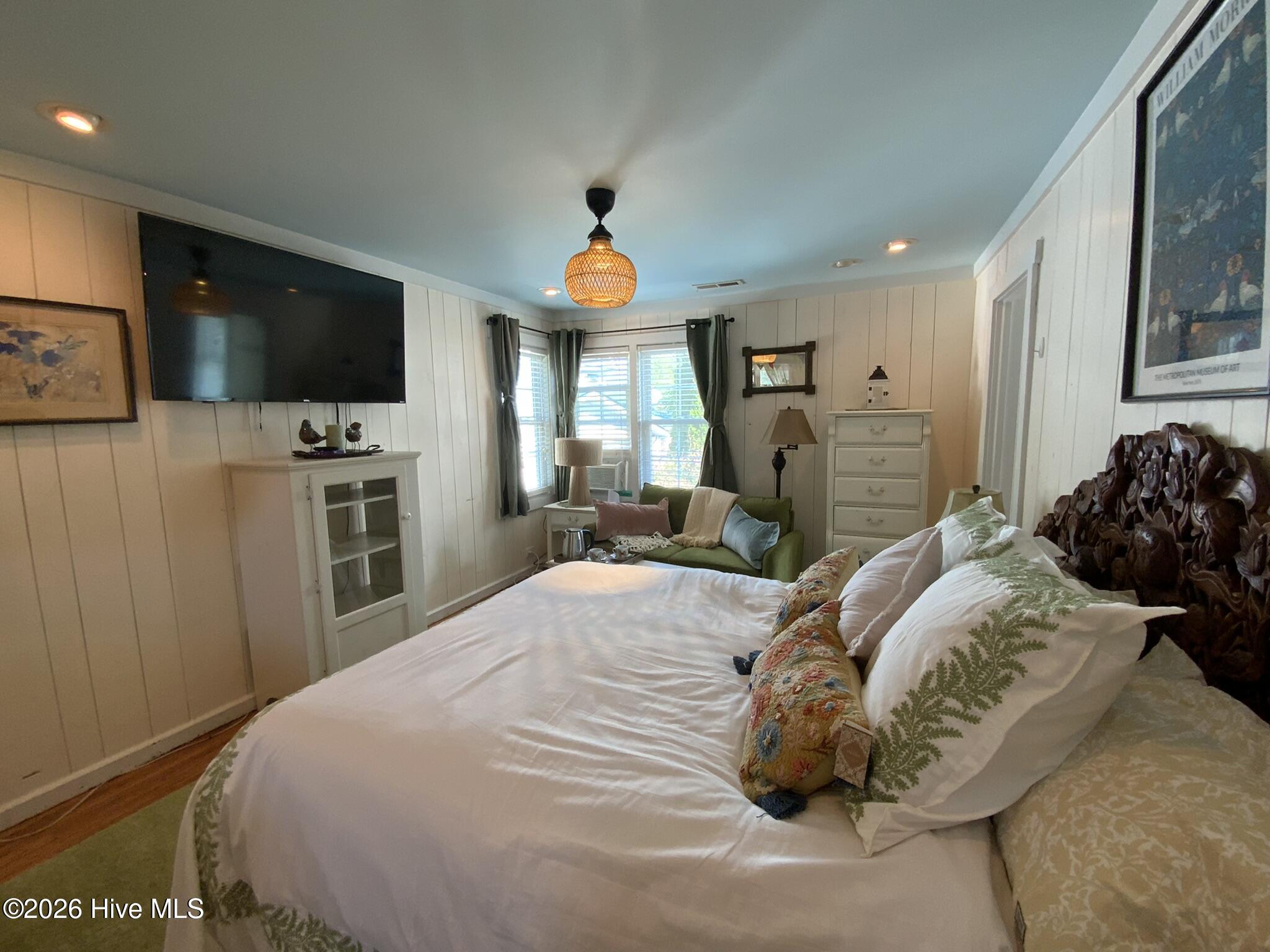 837 Main Street B Property Photo 2