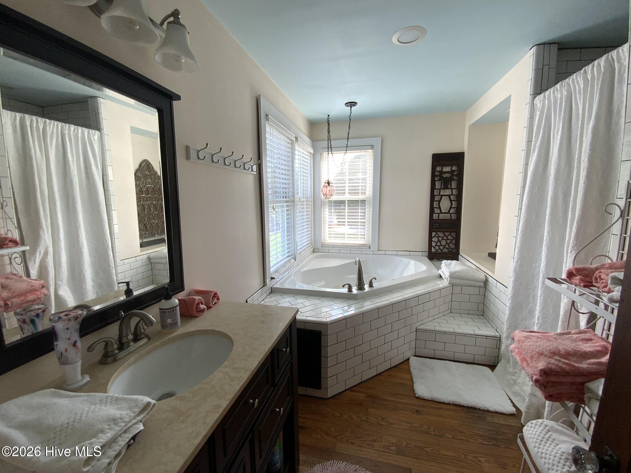 837 Main Street B Property Photo 6