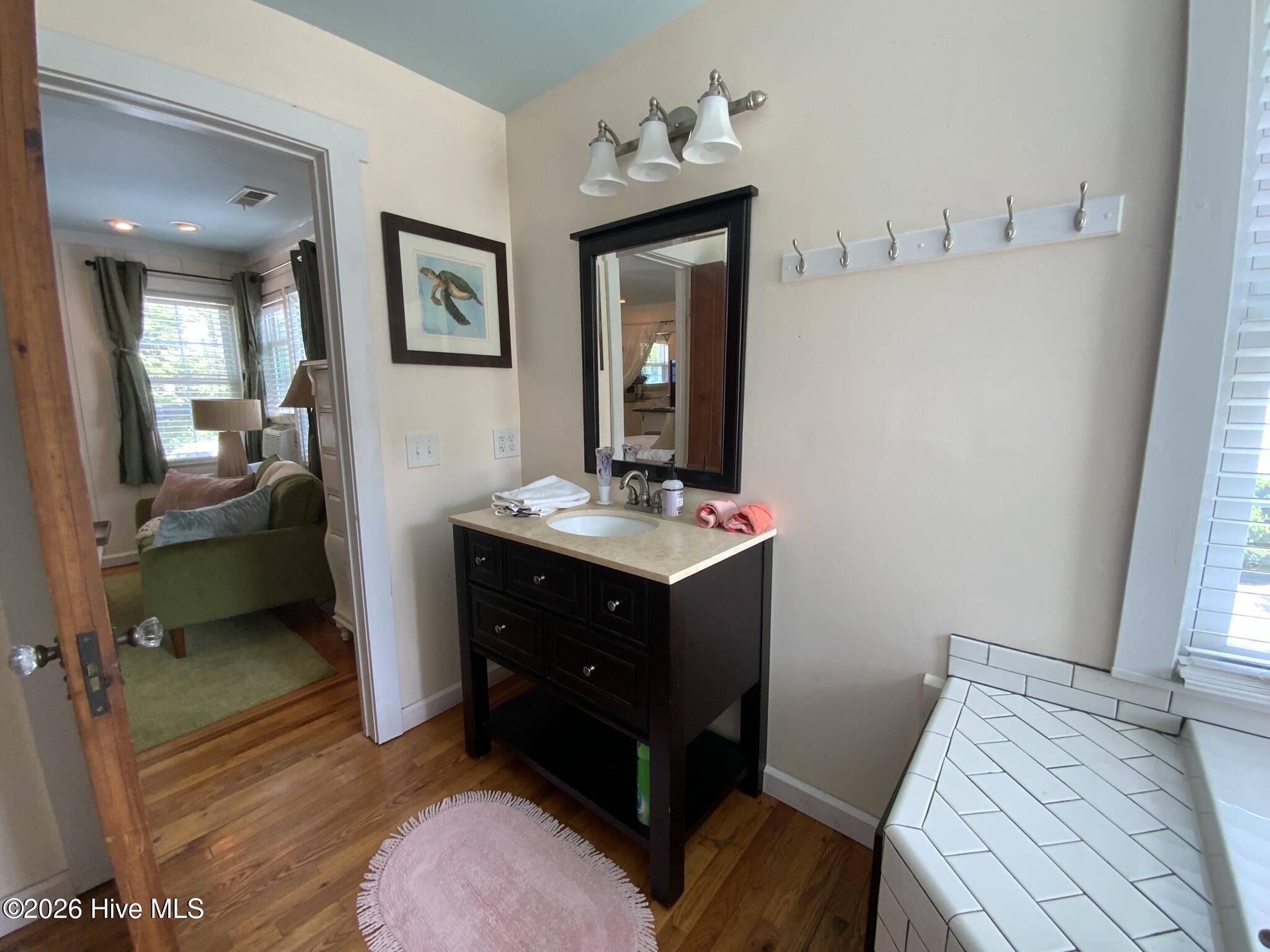 837 Main Street B Property Photo 8
