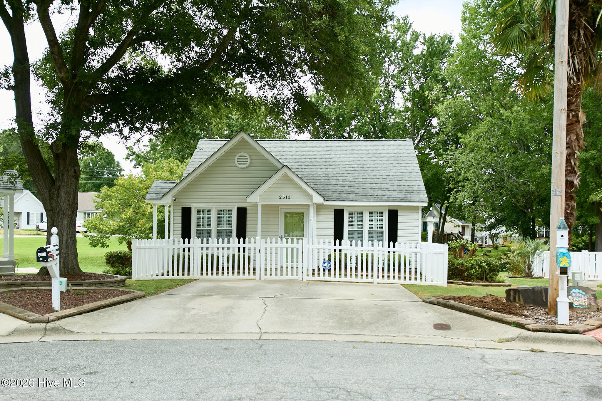 2513 Springlake Place N Property Photo 1