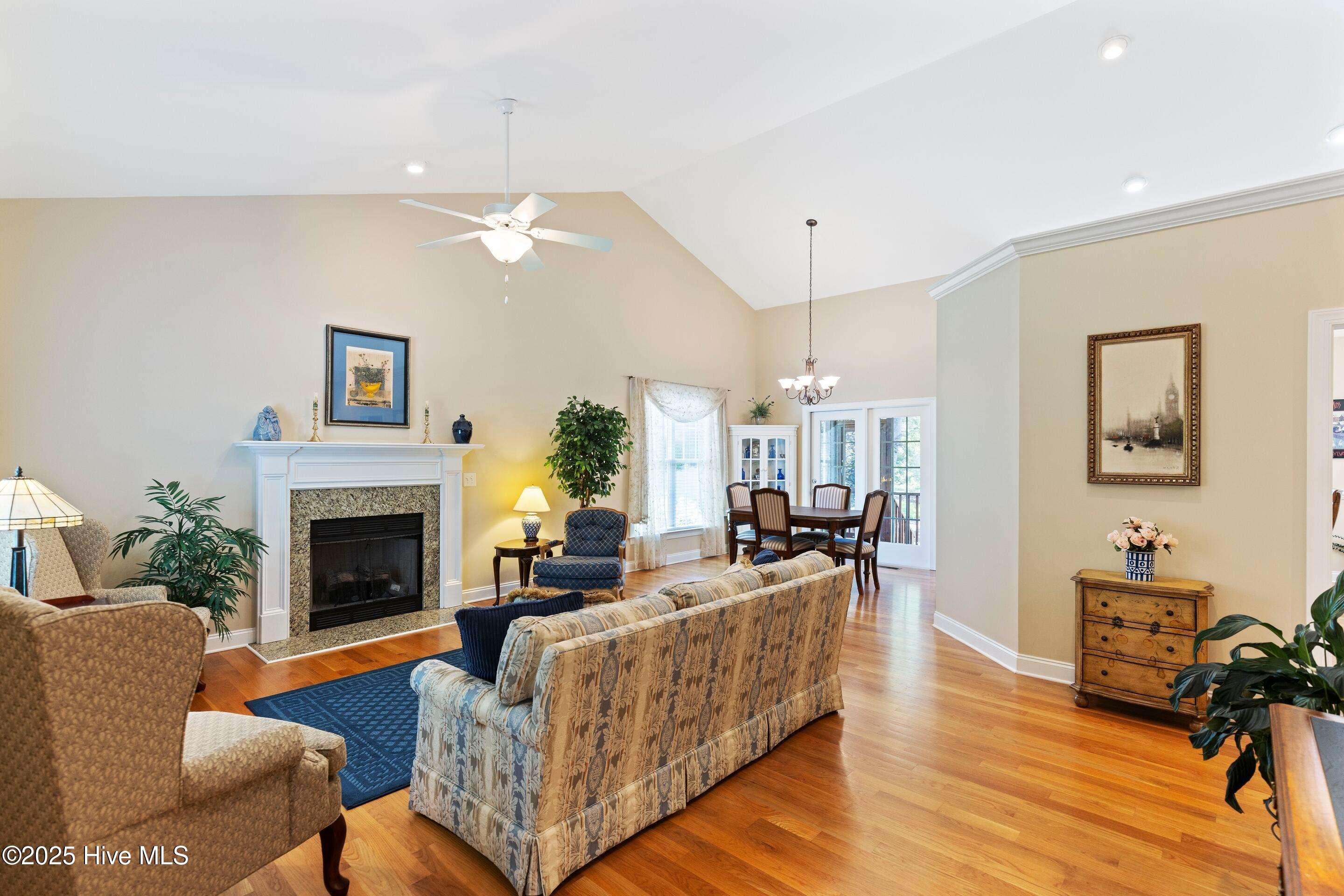 1504 Turnberry Lane Se Property Photo 3