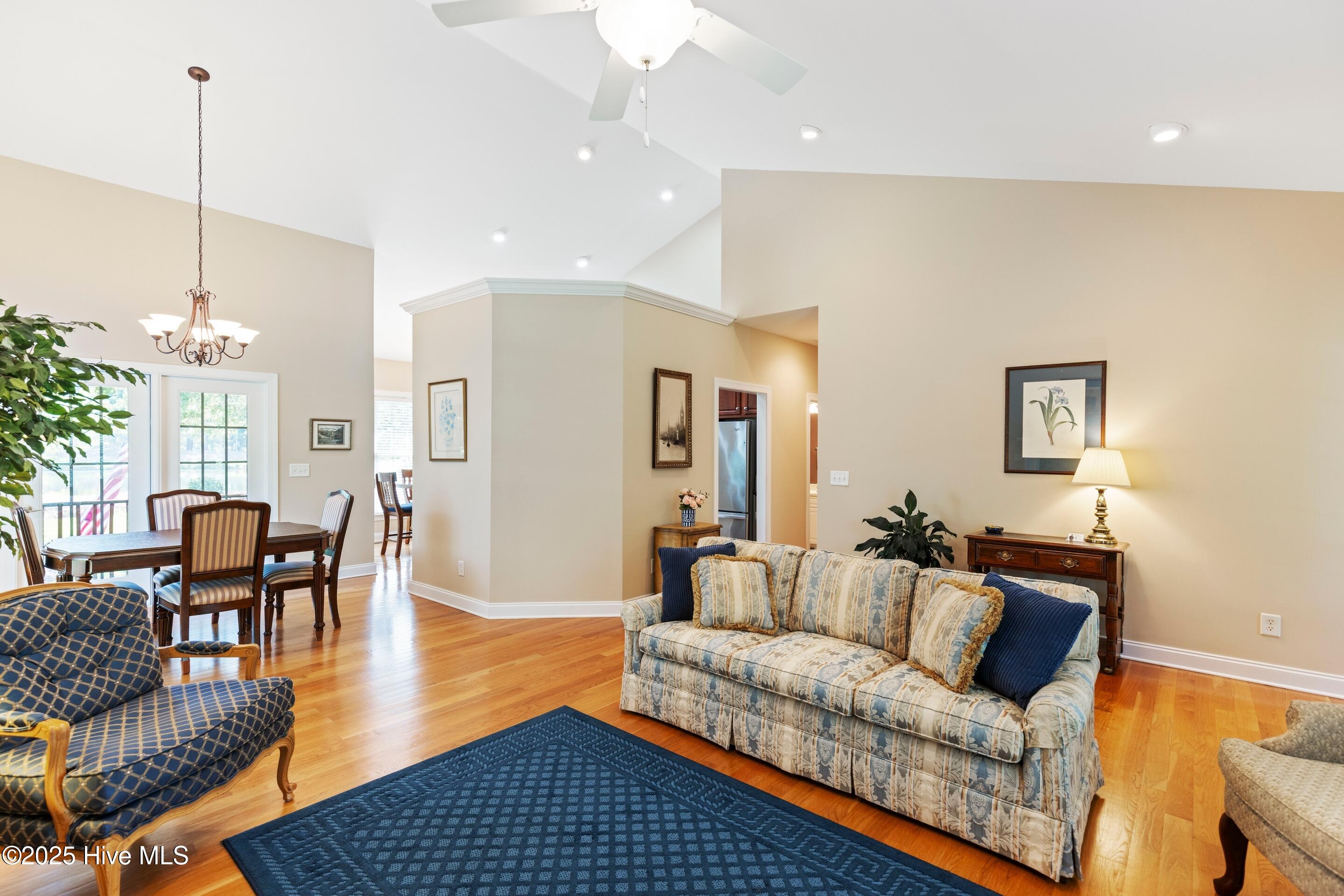 1504 Turnberry Lane Se Property Photo 7