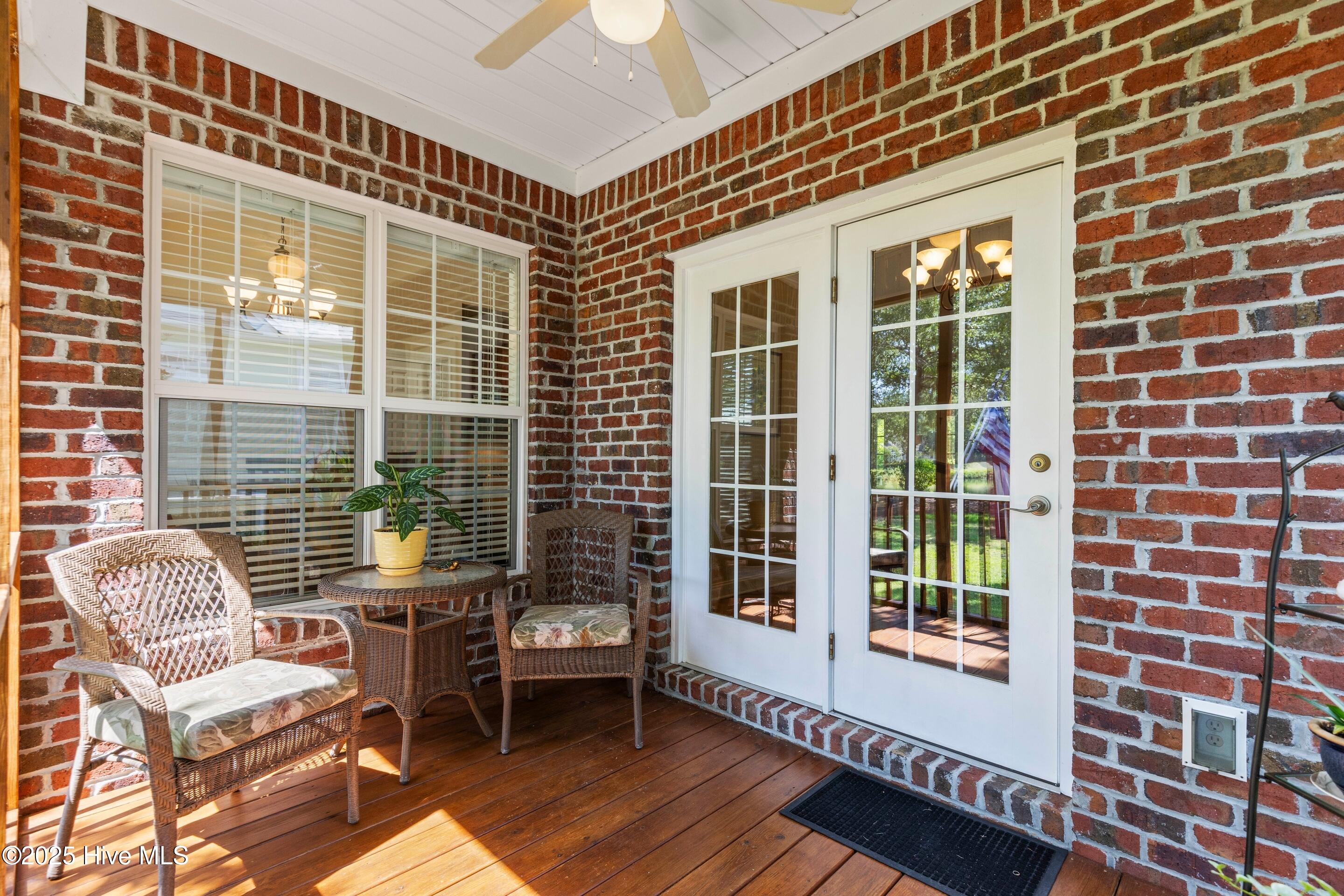 1504 Turnberry Lane Se Property Photo 11