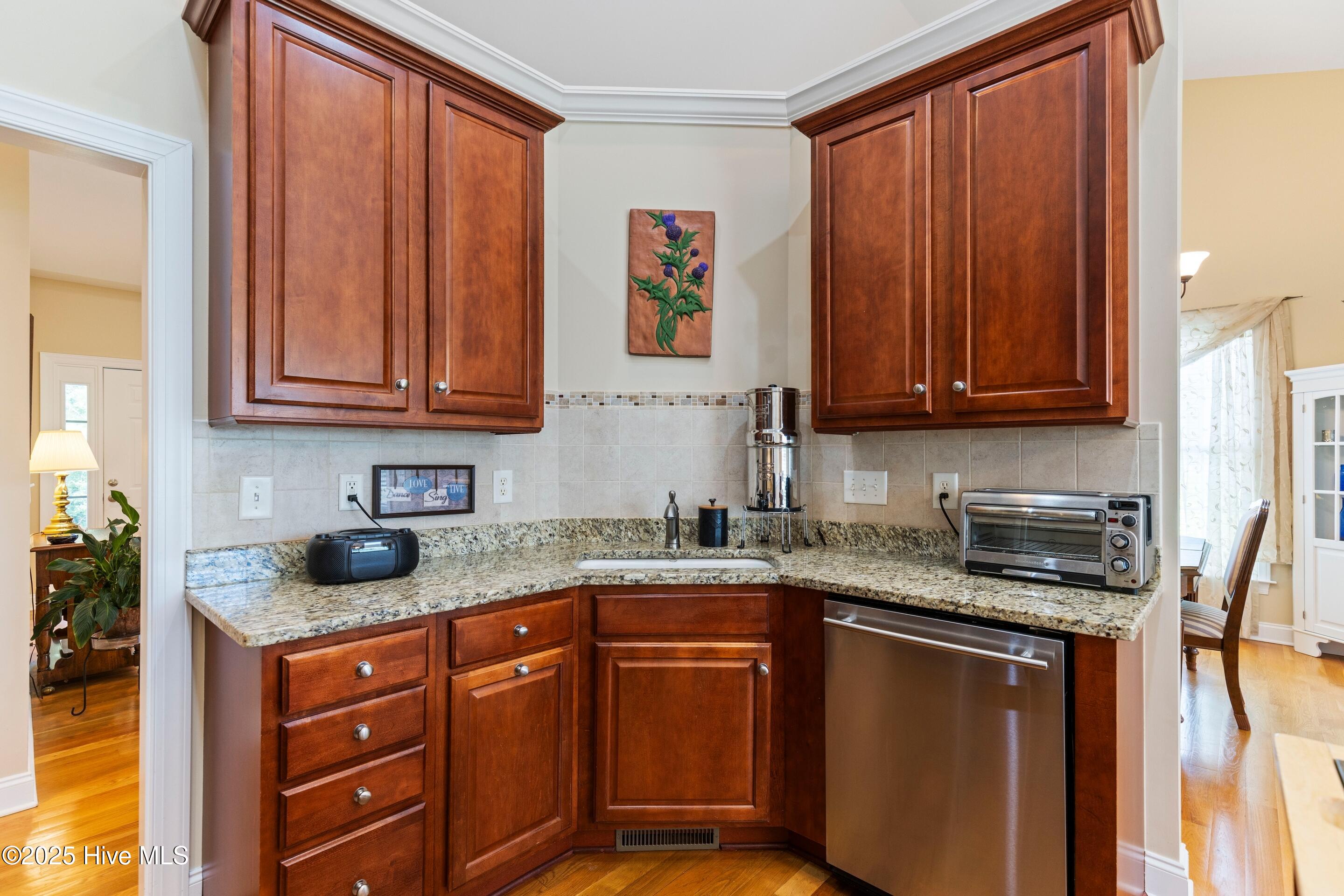 1504 Turnberry Lane Se Property Photo 16