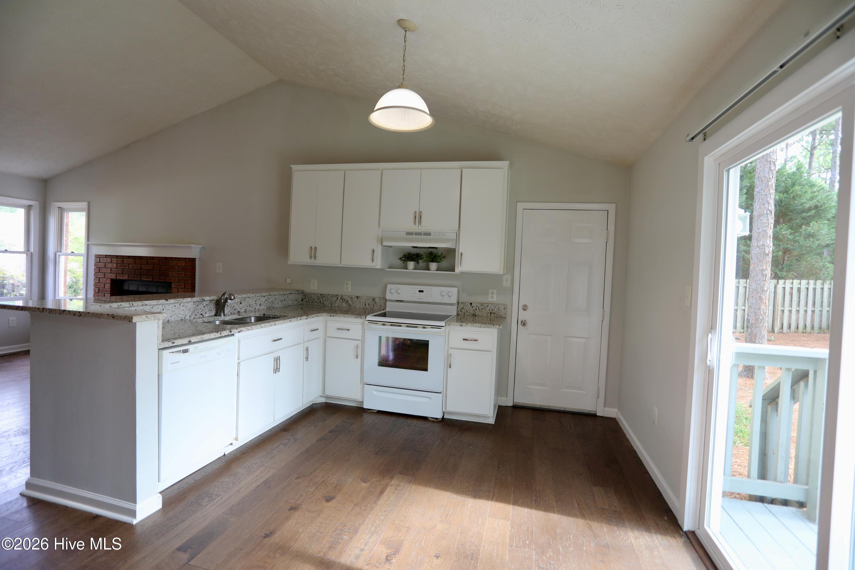 100 Sawmill Road E Property Photo 4