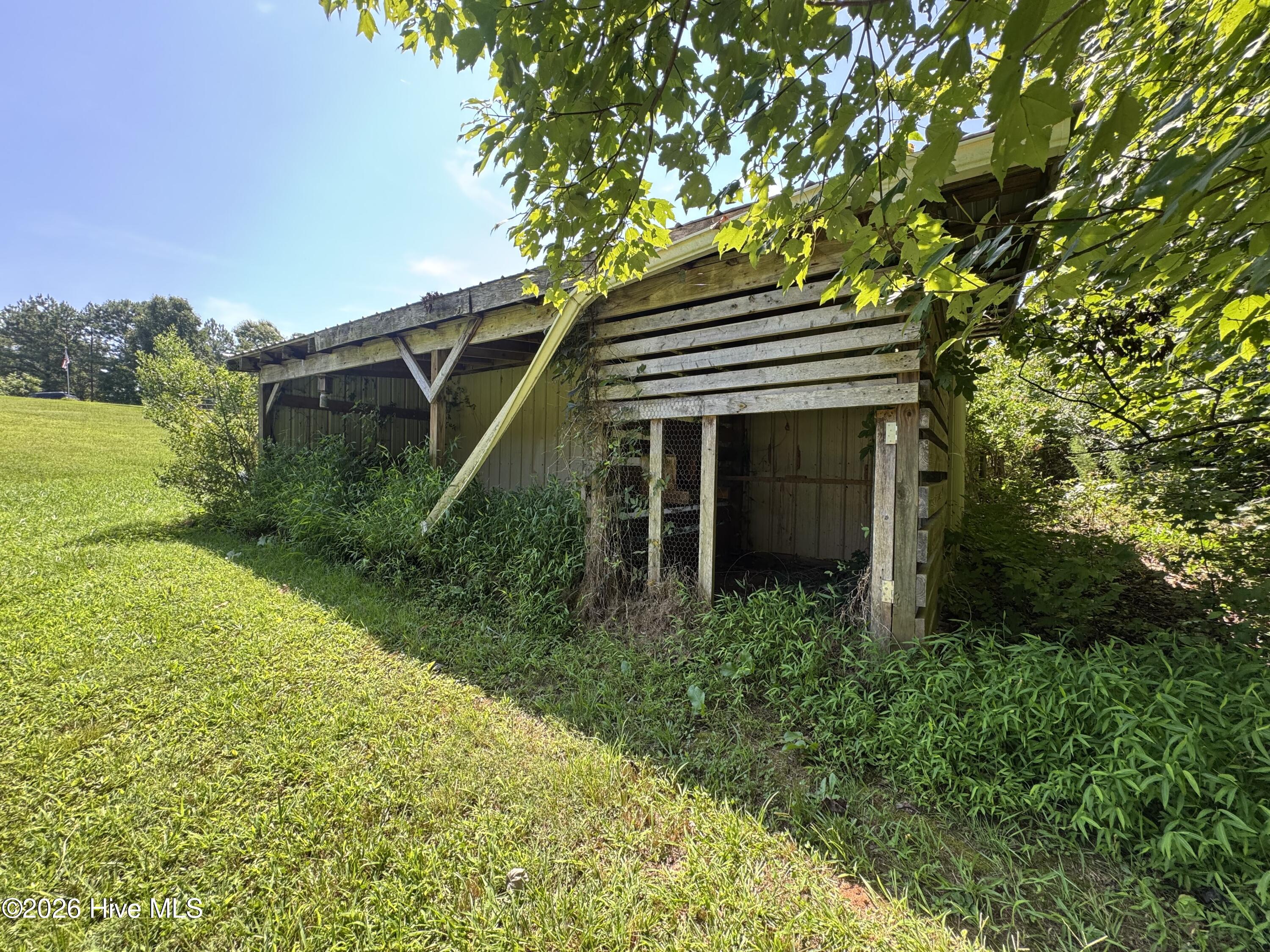 615 Summit Street Property Photo 13