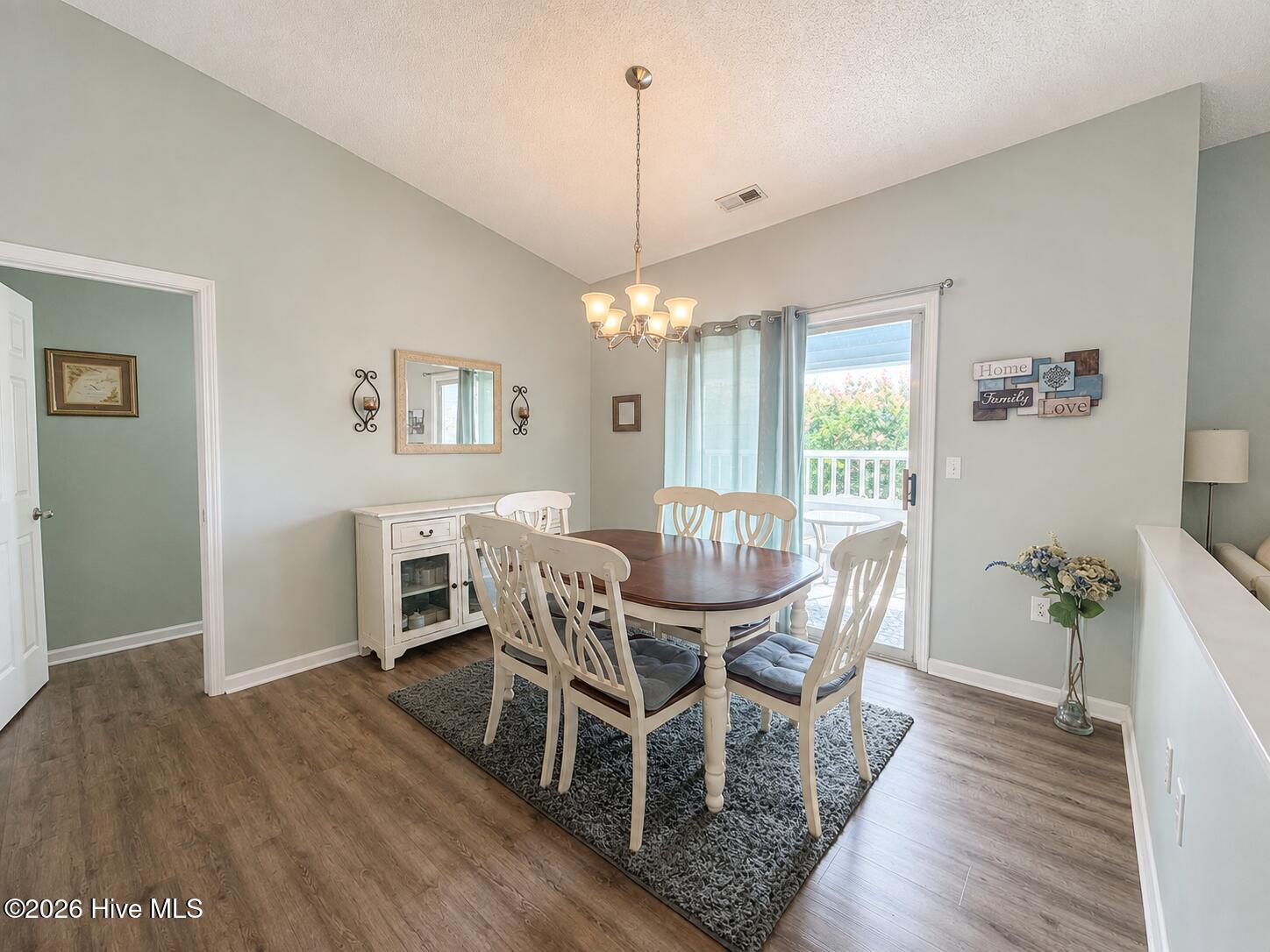 4146 Breezewood Drive Apt 202 Property Photo 6