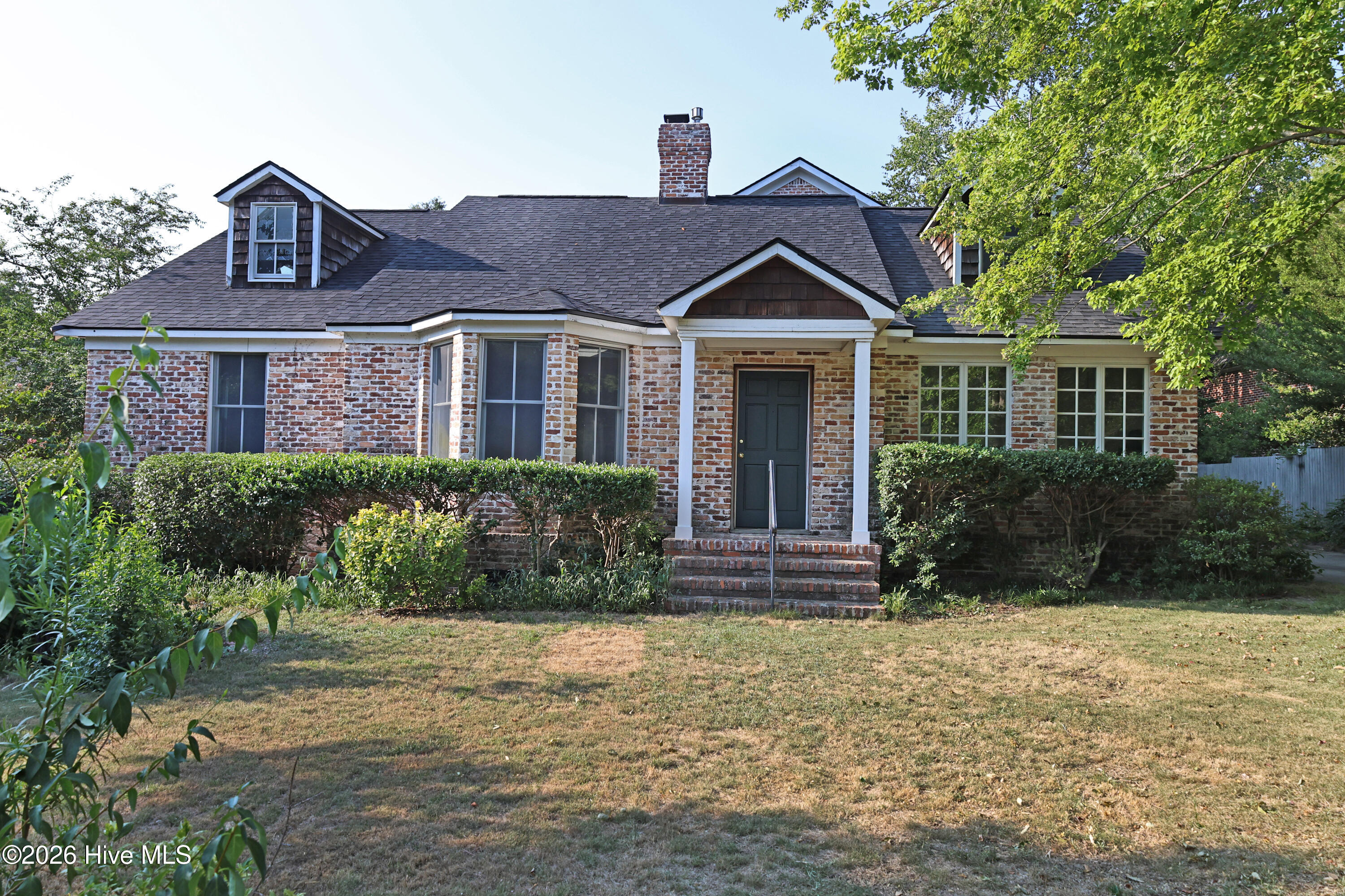 2819 Lombardy Court Property Photo 1