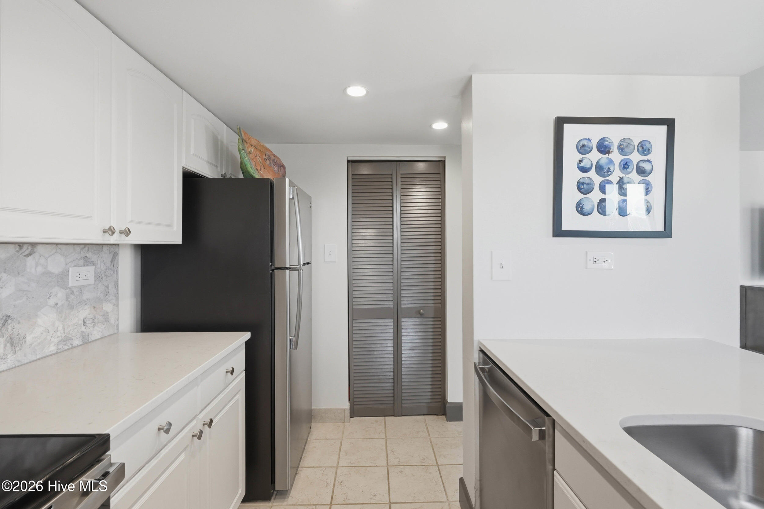 322 Causeway Drive Ste 401 Property Photo 21