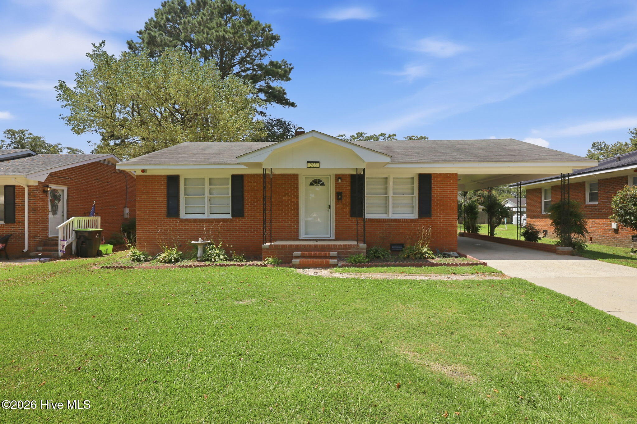 205 N Edgewood Avenue Property Photo 1