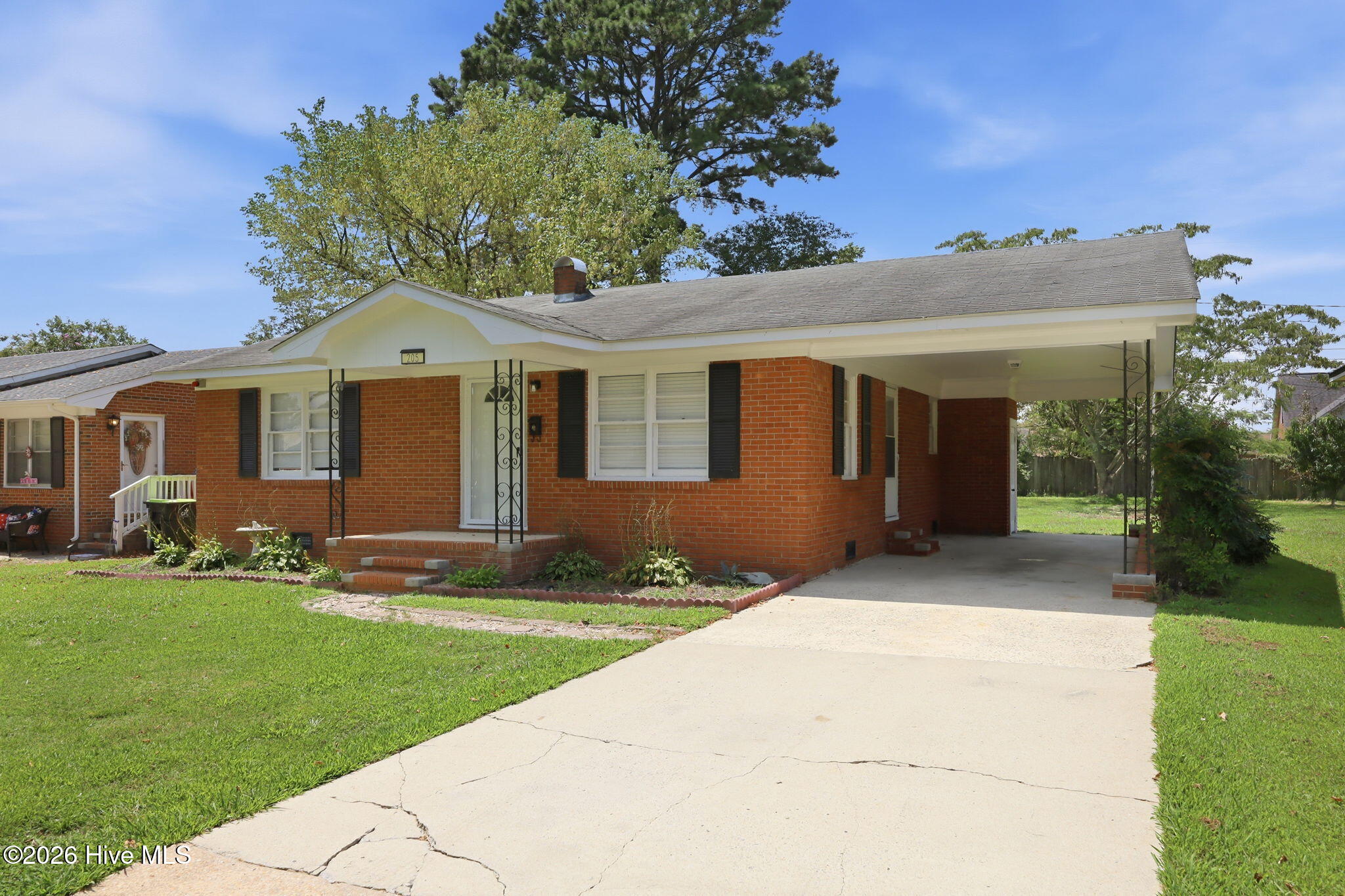 205 N Edgewood Avenue Property Photo 2