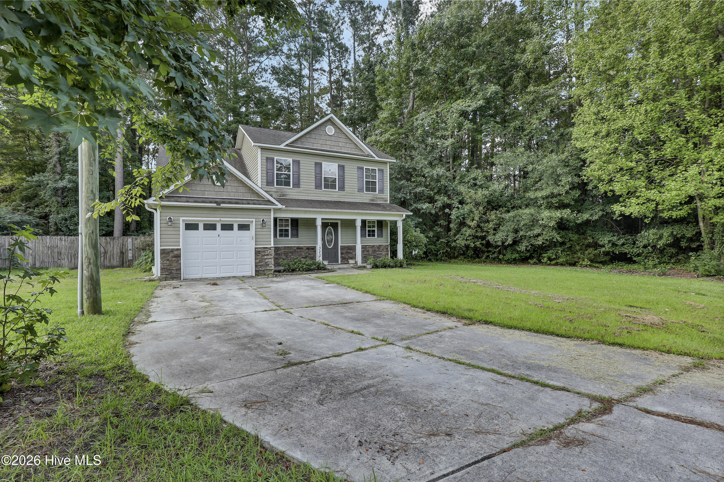 320 Lakewood Drive Property Photo 3