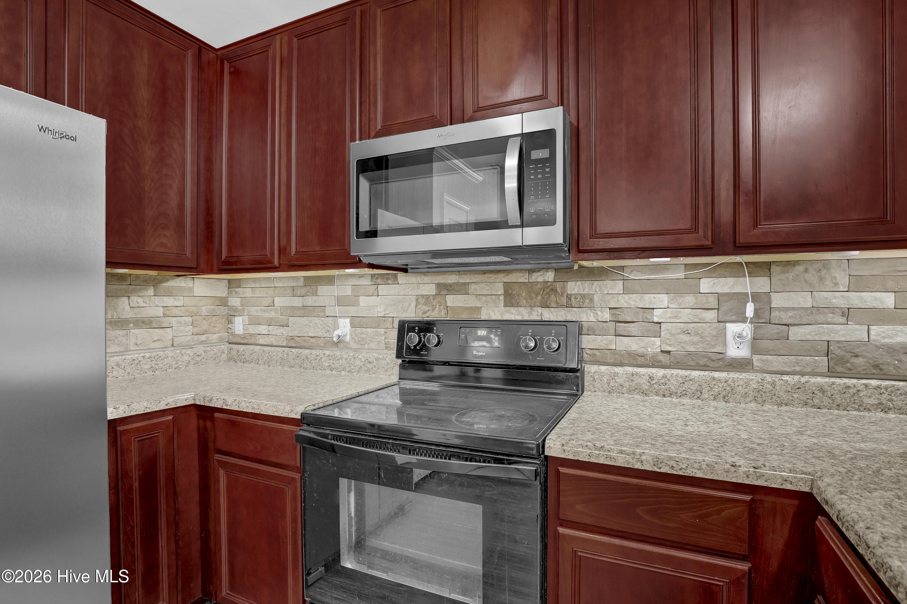 320 Lakewood Drive Property Photo 10