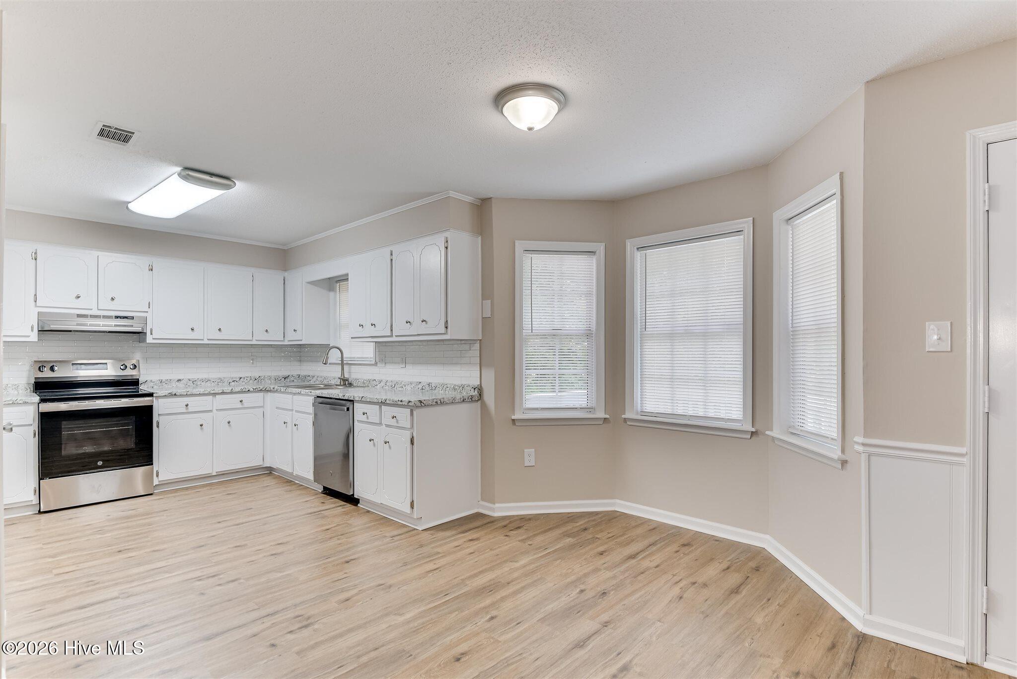2831 Brentway Drive Property Photo 11