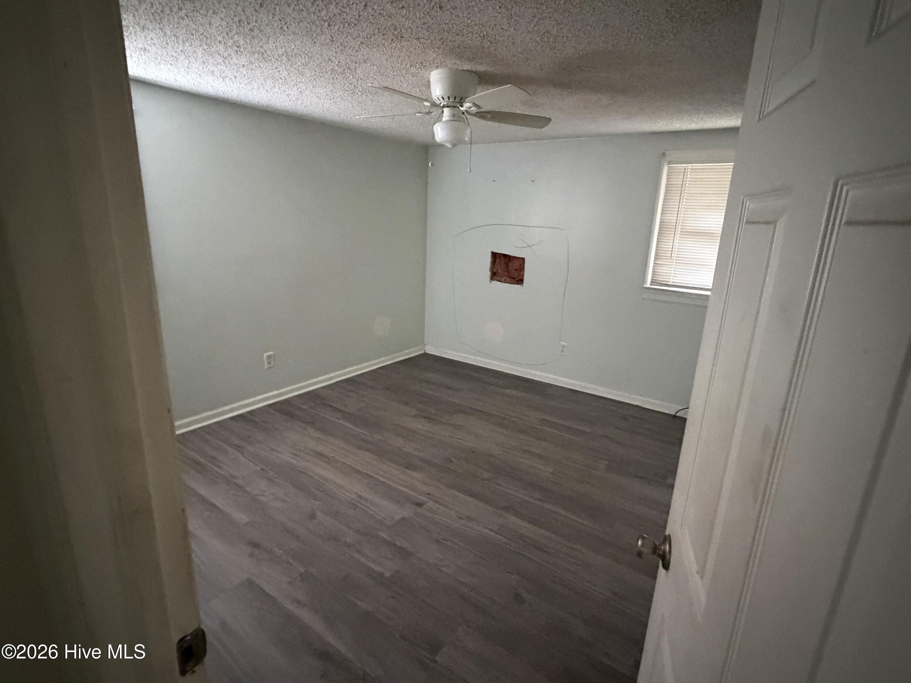 2131 Veterans Drive Property Photo 4