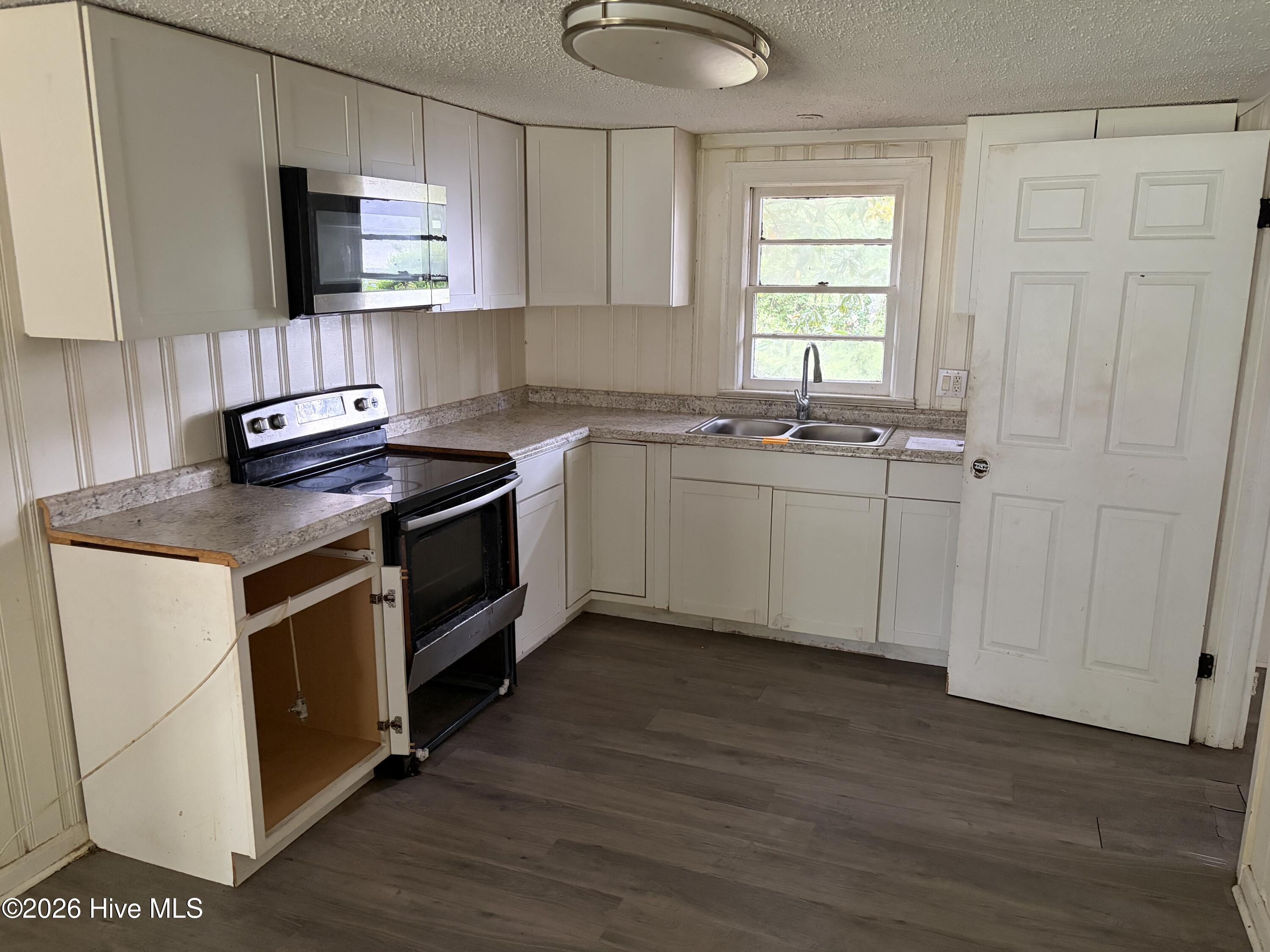 2131 Veterans Drive Property Photo 7