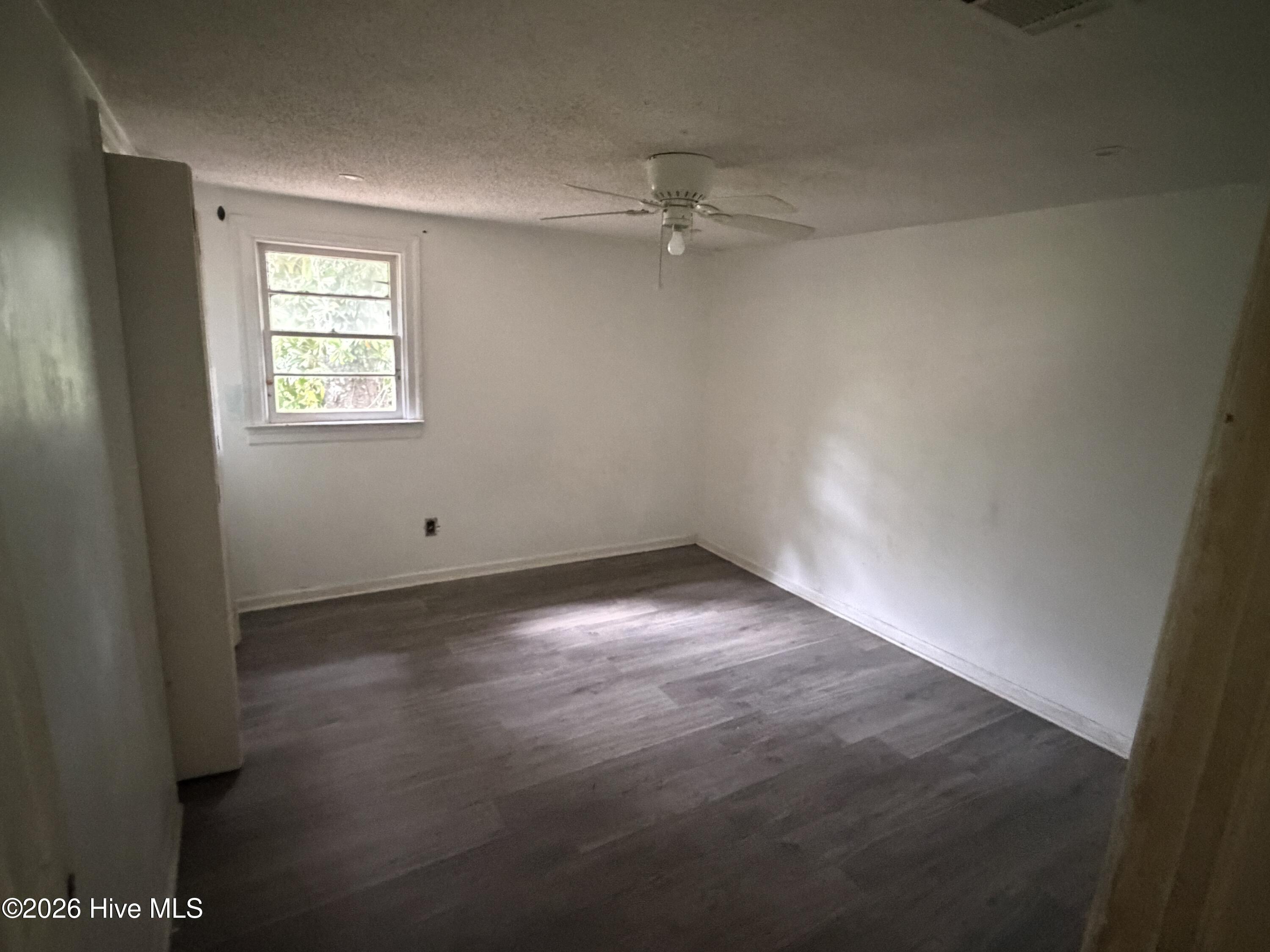 2131 Veterans Drive Property Photo 8