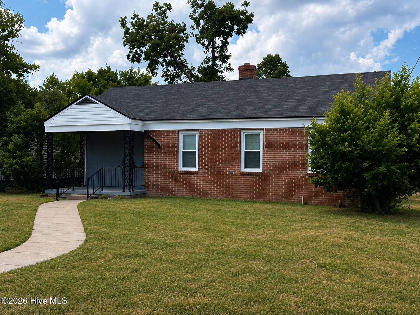2001 Battle Row Property Photo 1