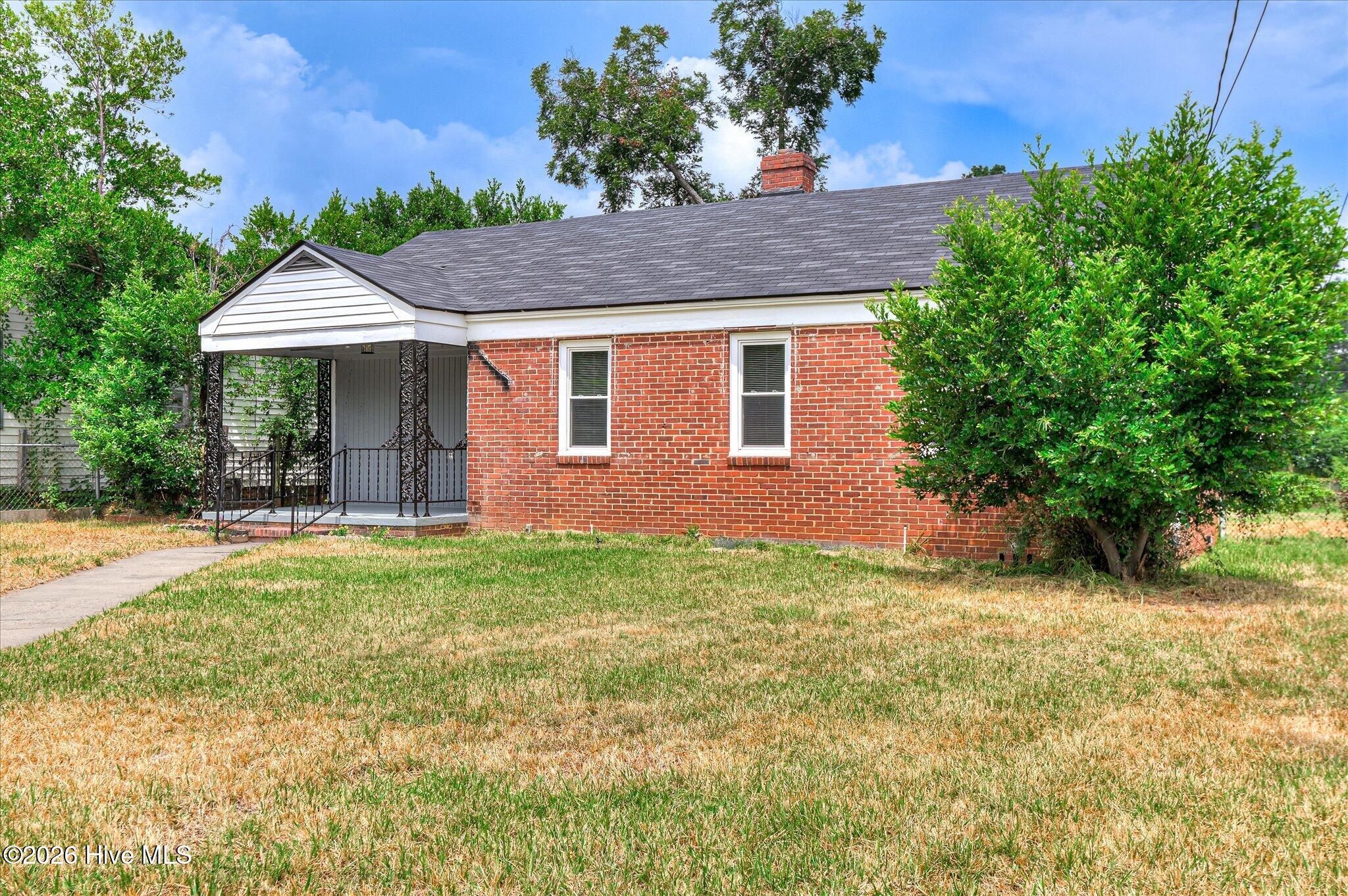2001 Battle Row Property Photo 4