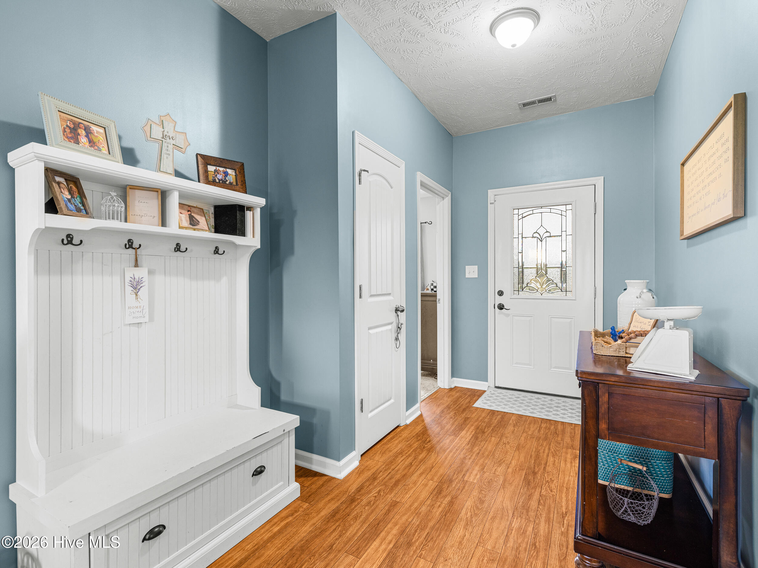210 Classy Court Property Photo 4