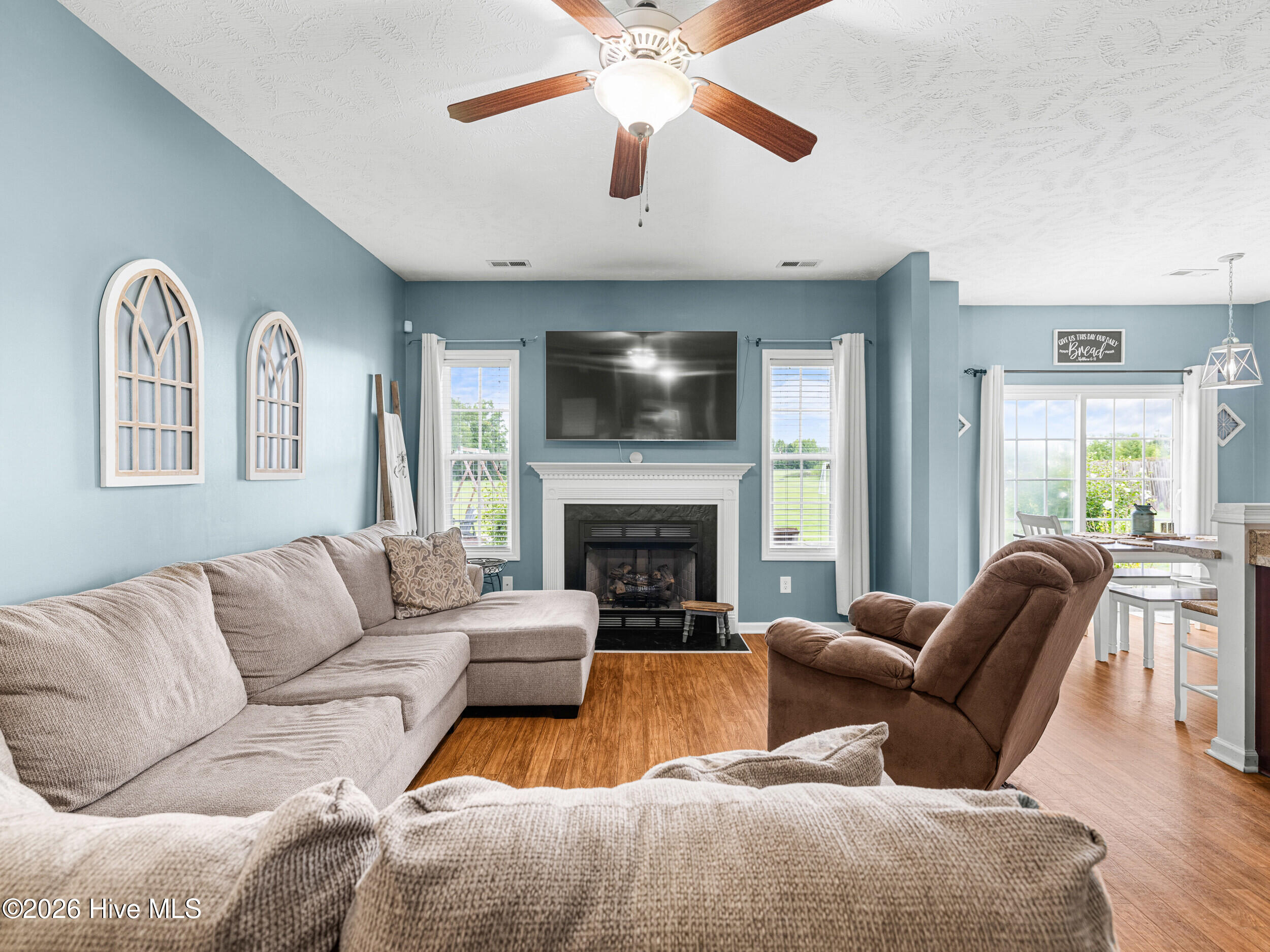 210 Classy Court Property Photo 5