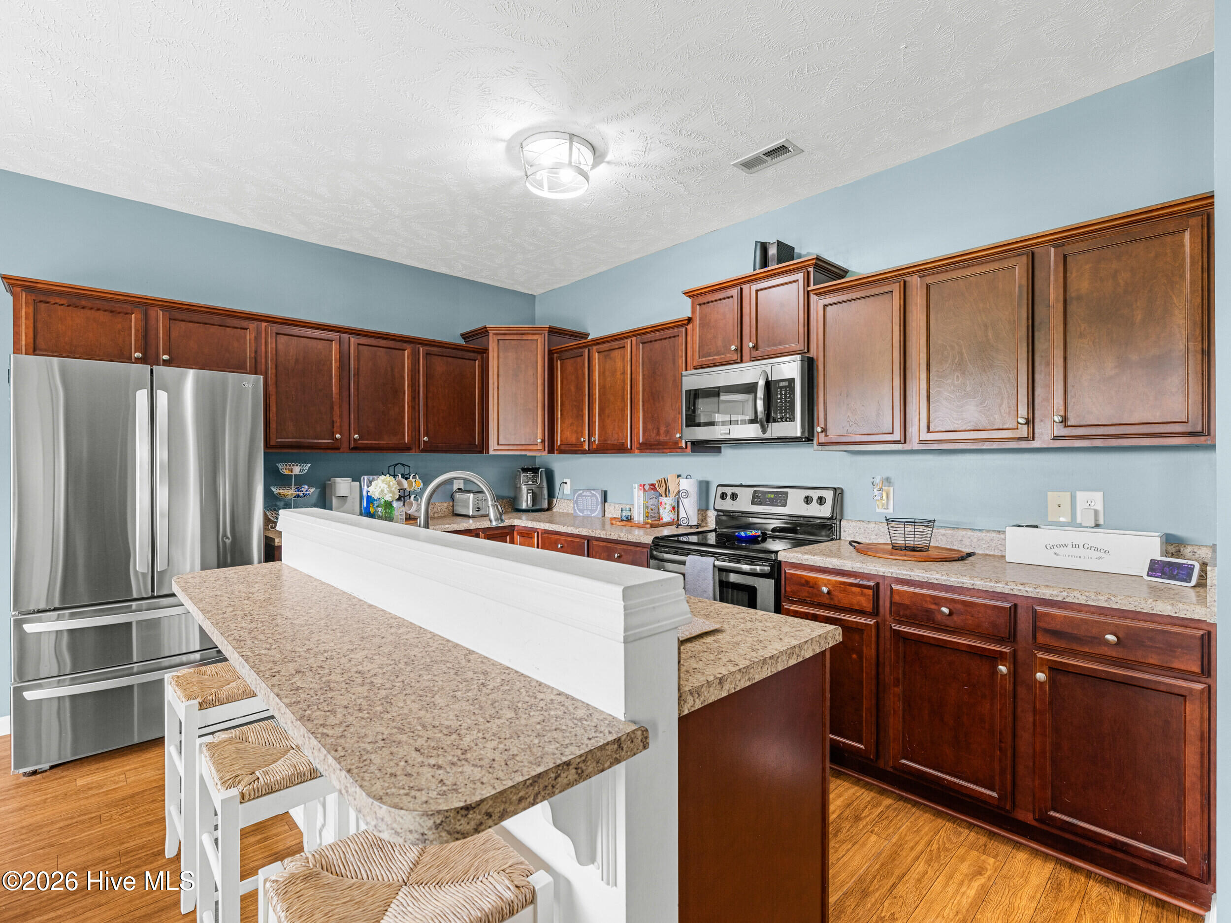 210 Classy Court Property Photo 8