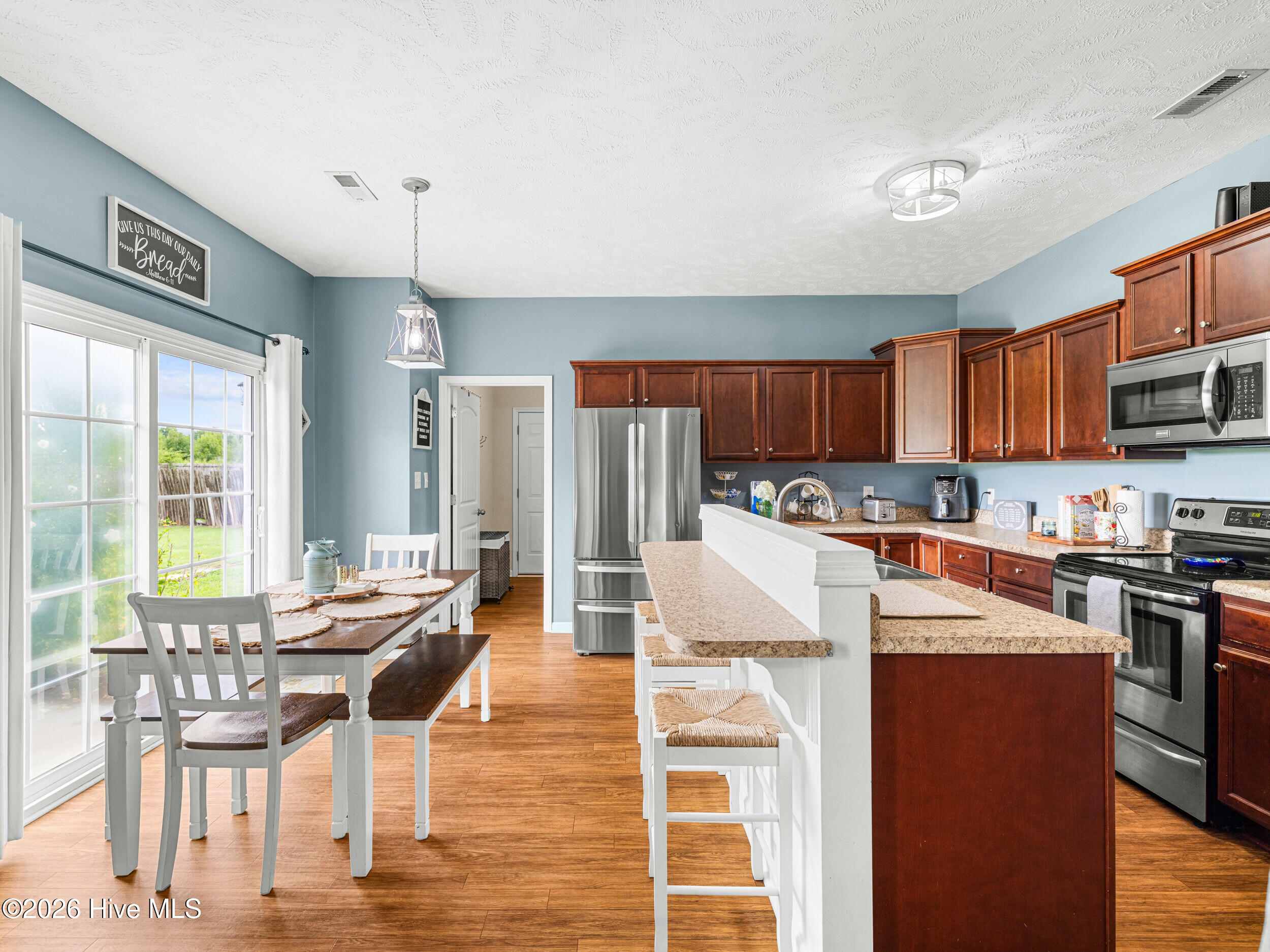 210 Classy Court Property Photo 12