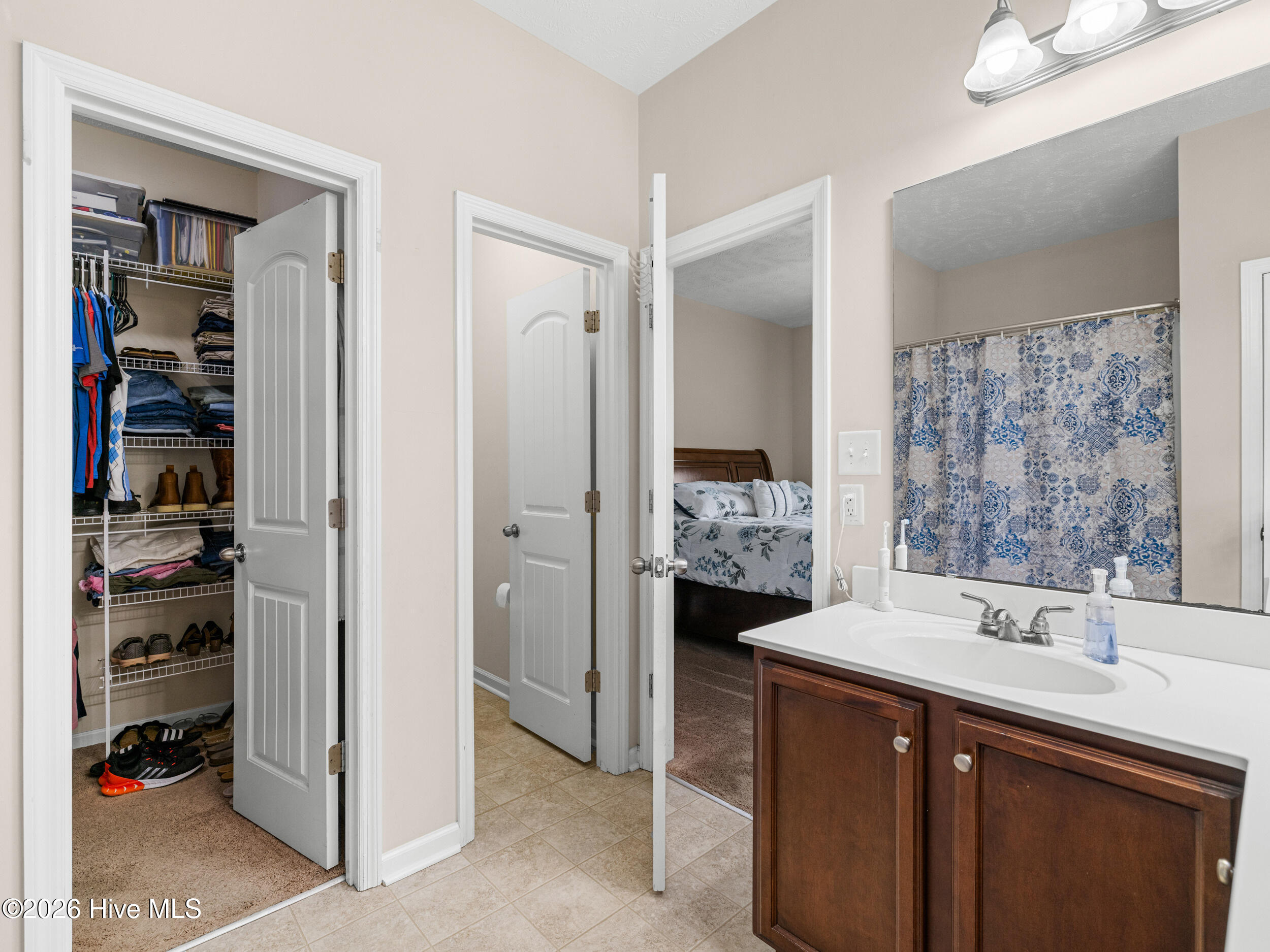 210 Classy Court Property Photo 16