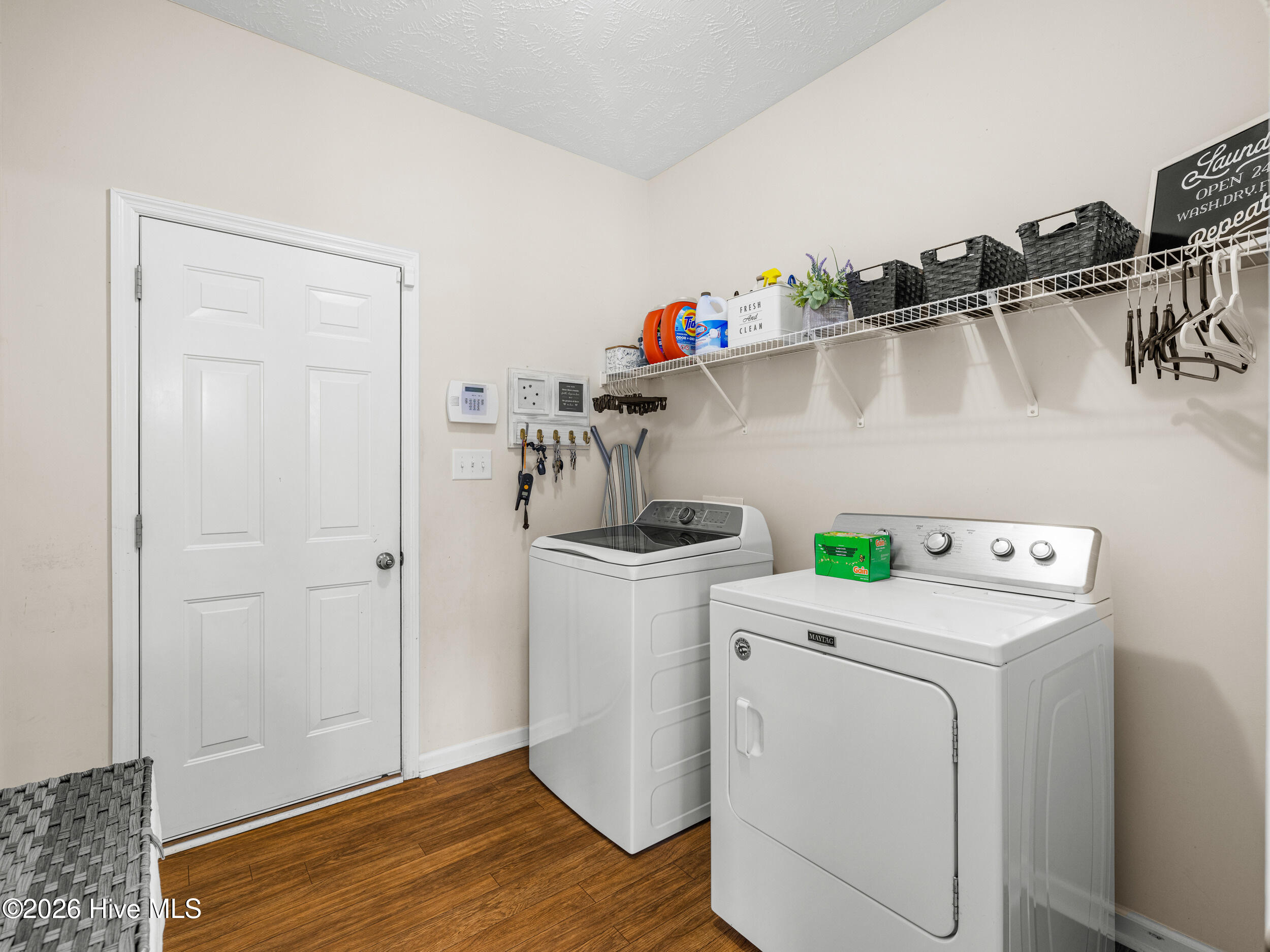 210 Classy Court Property Photo 22