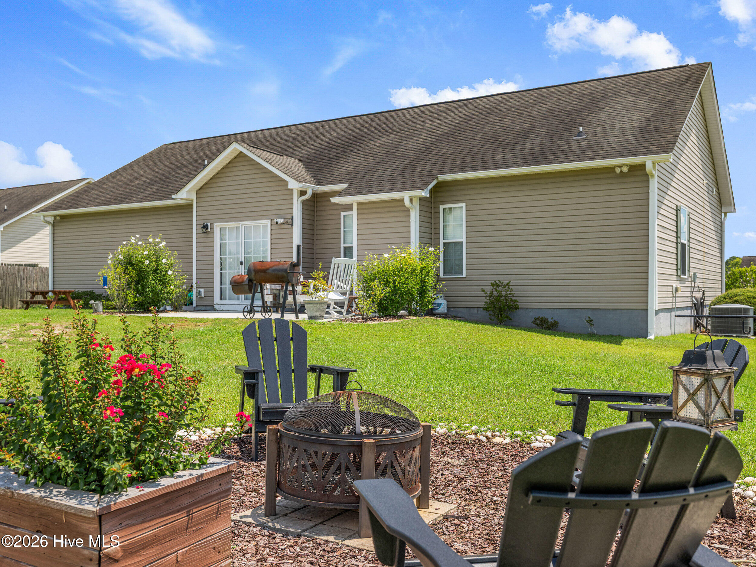 210 Classy Court Property Photo 23