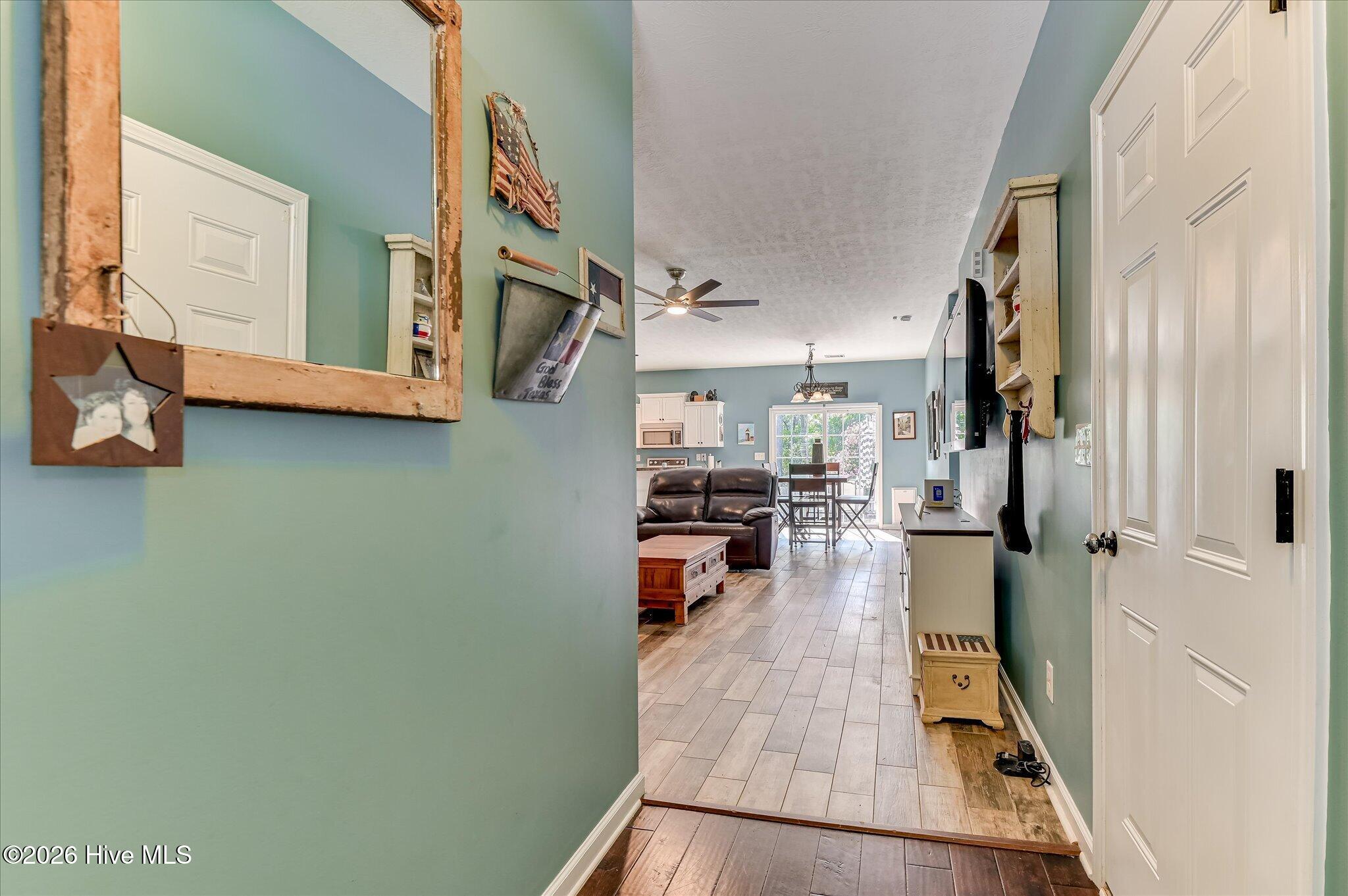 833 Westlawn Drive Property Photo 4