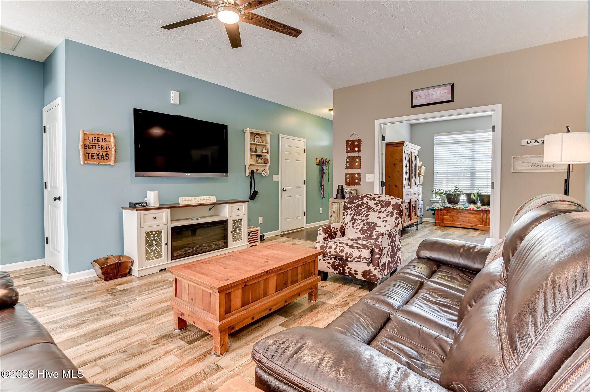 833 Westlawn Drive Property Photo 8