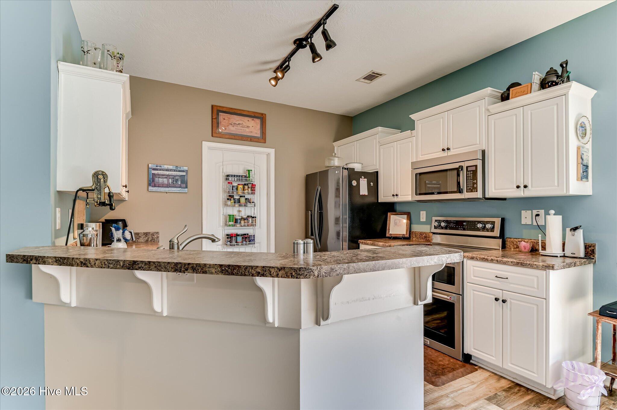 833 Westlawn Drive Property Photo 15