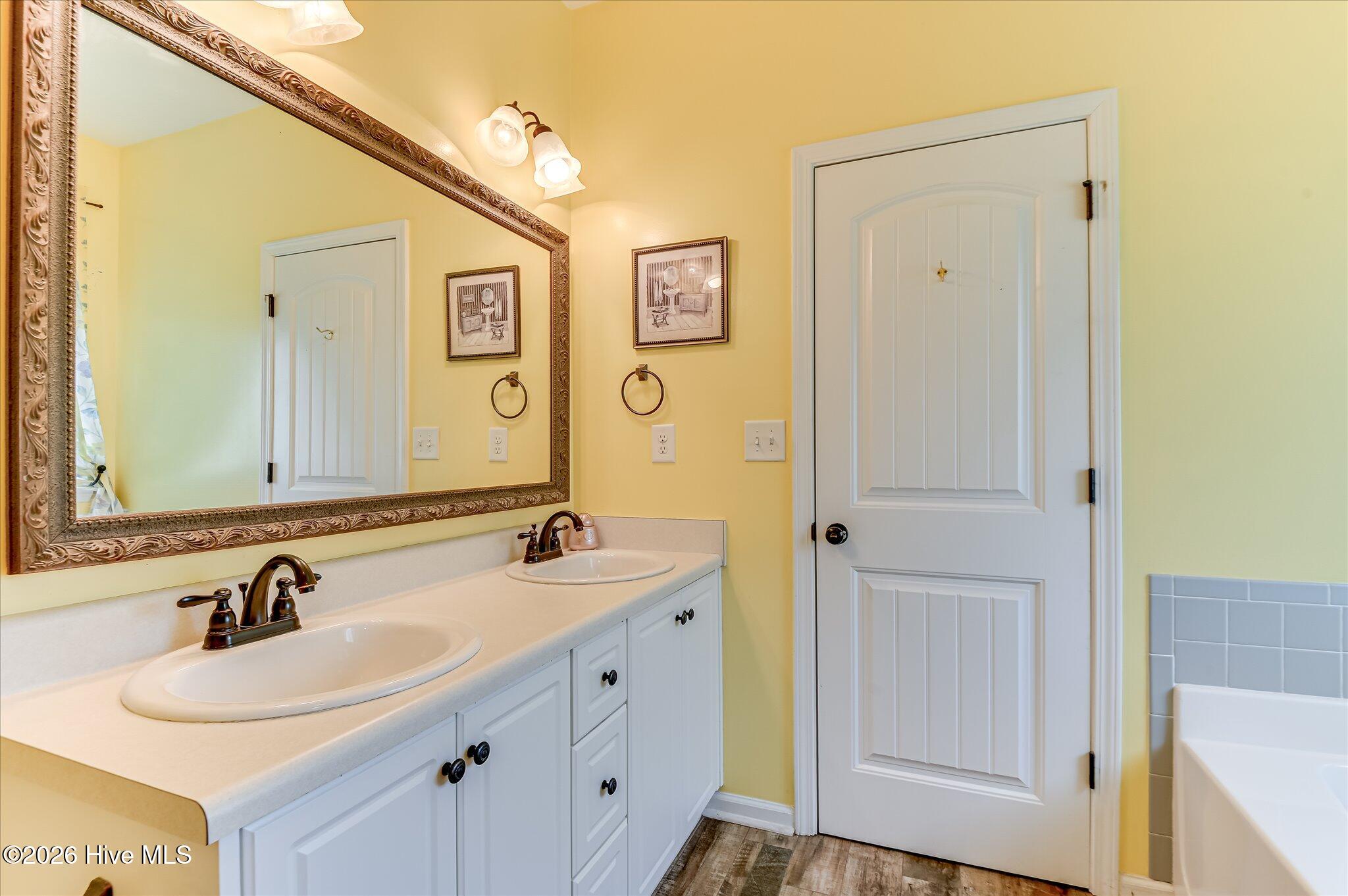 833 Westlawn Drive Property Photo 25