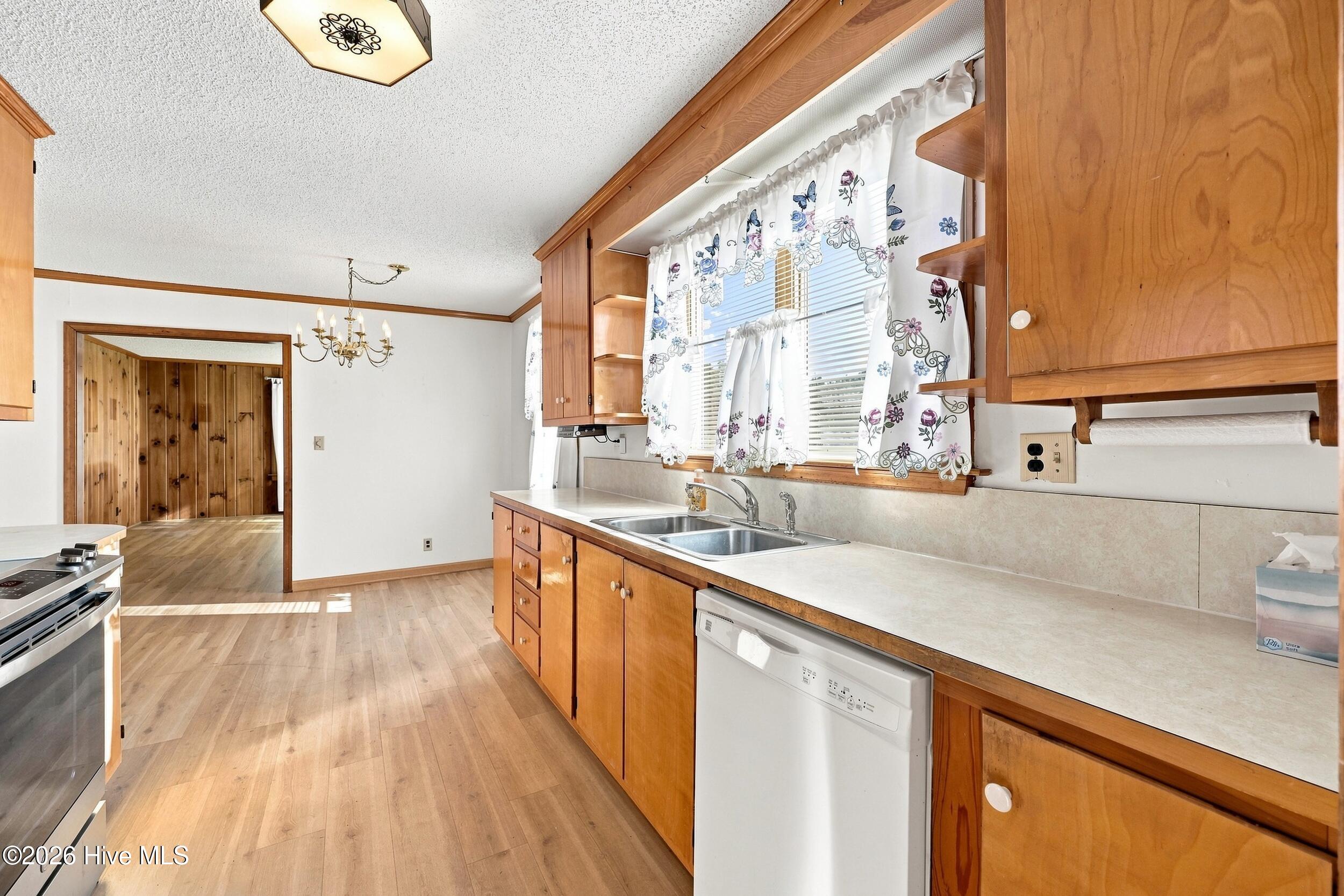 507 Narrow Shore Road Property Photo 6