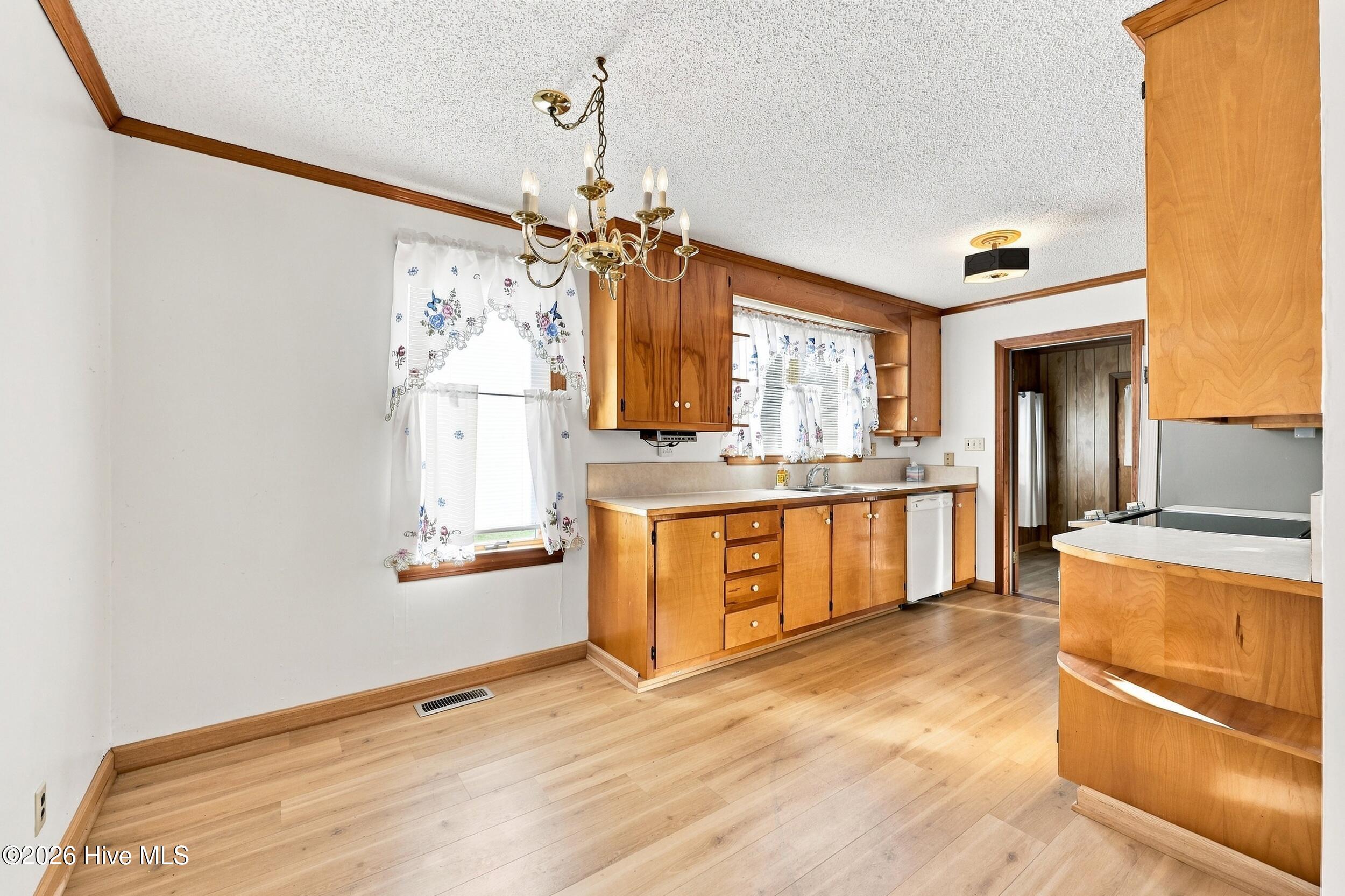 507 Narrow Shore Road Property Photo 8