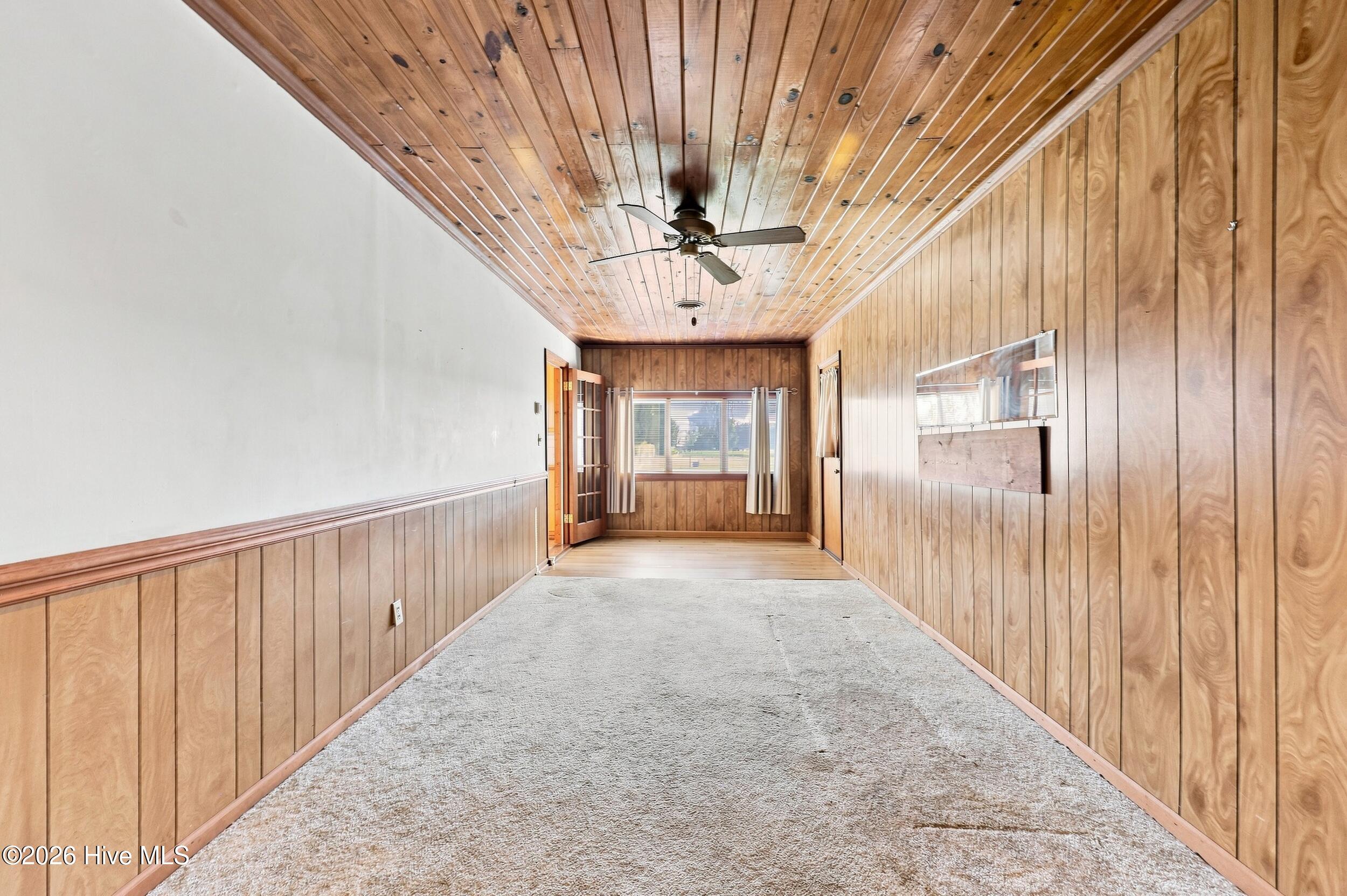 507 Narrow Shore Road Property Photo 9