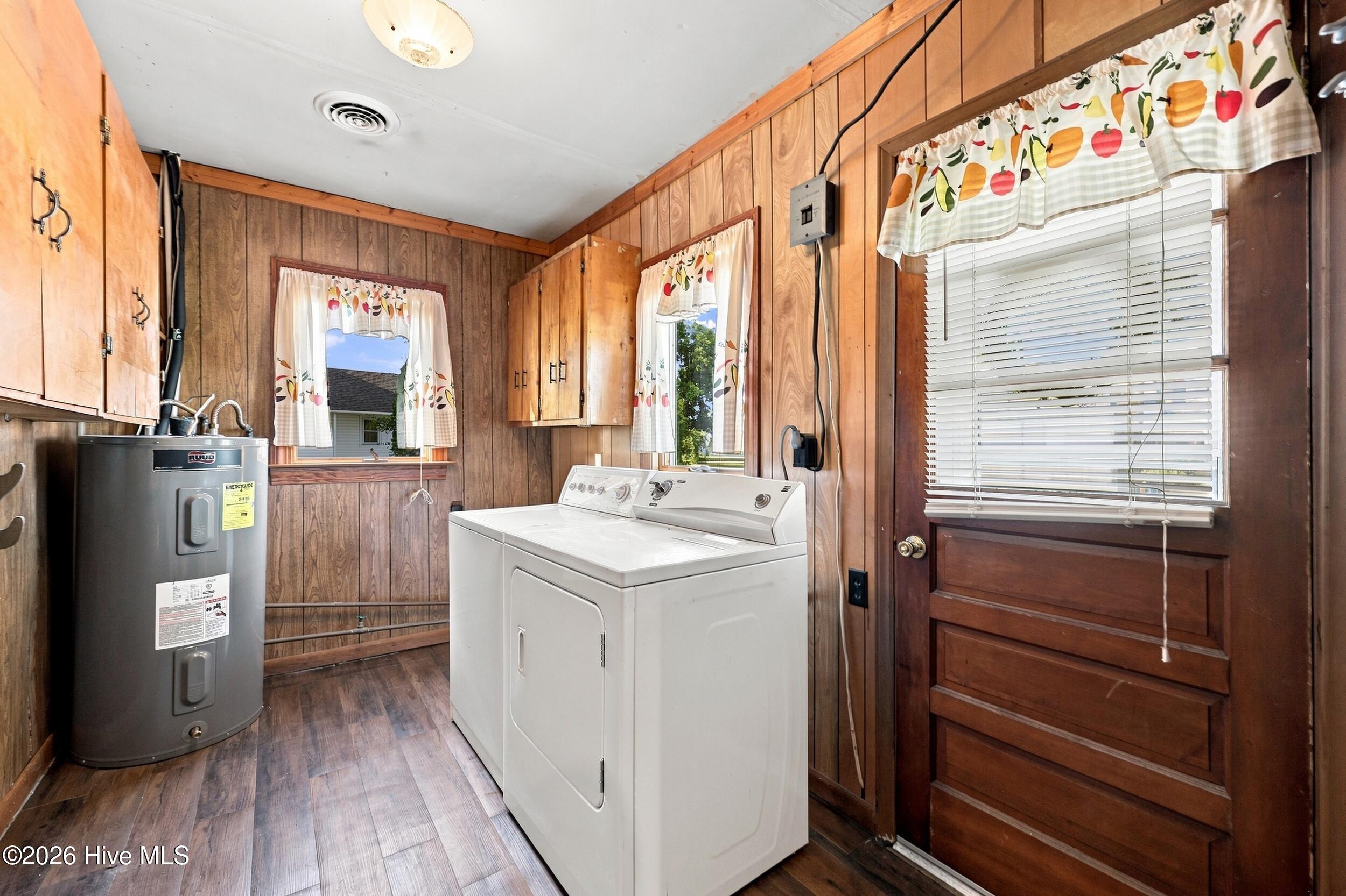 507 Narrow Shore Road Property Photo 12