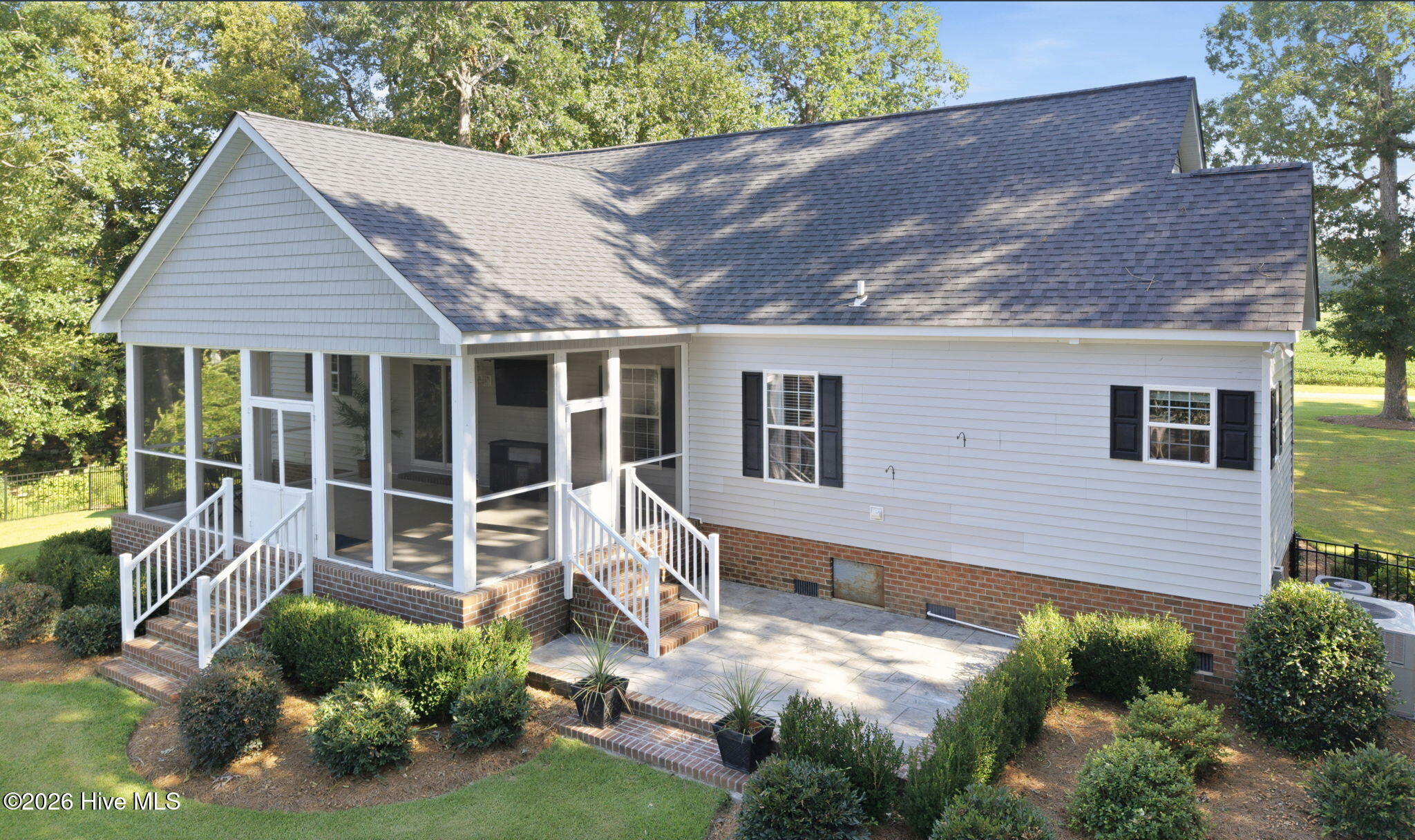 703 Tankard Drive Property Photo 7